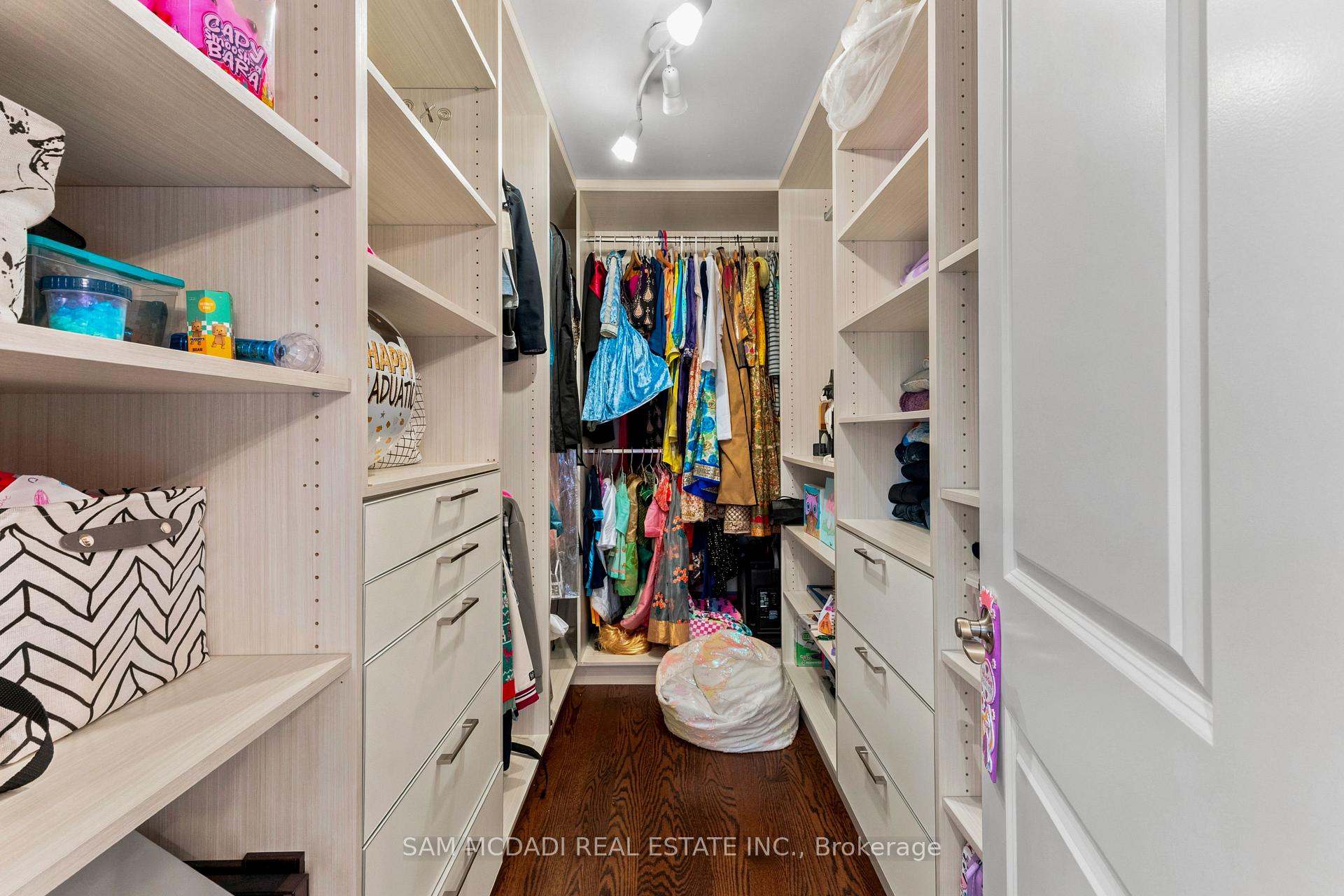 Photo 25 of 955 Caldwell Avenue, Mississauga, Lorne Park — HOMEH