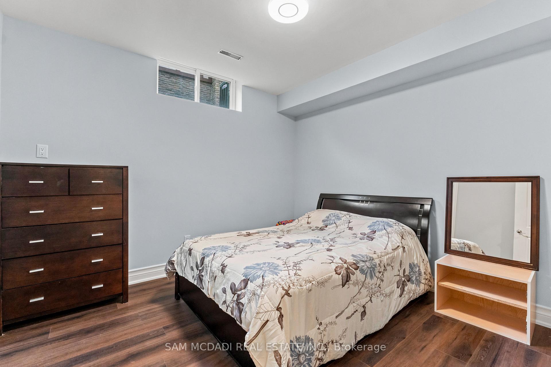 Photo 32 of 955 Caldwell Avenue, Mississauga, Lorne Park — HOMEH