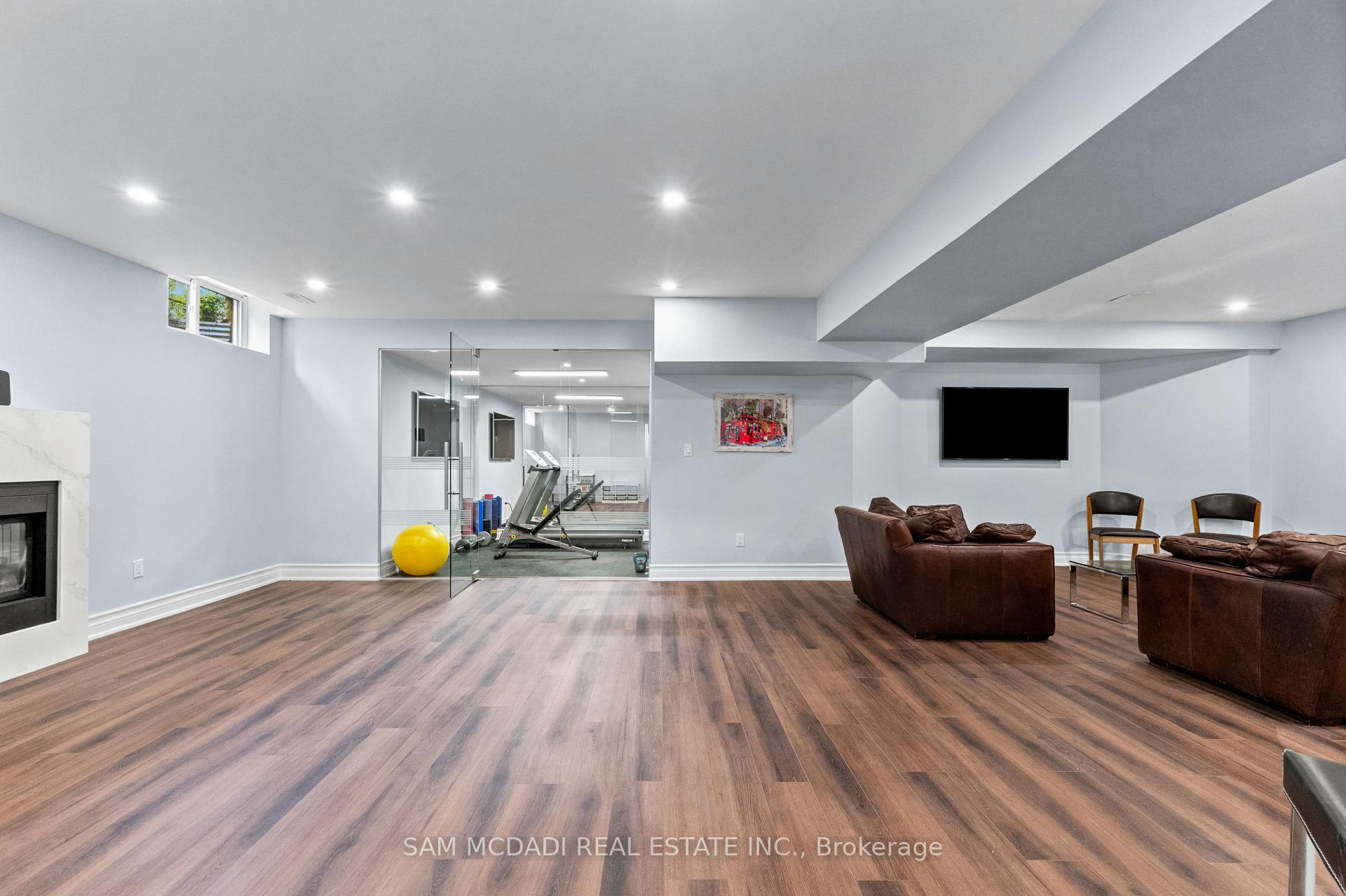 Photo 35 of 955 Caldwell Avenue, Mississauga, Lorne Park — HOMEH