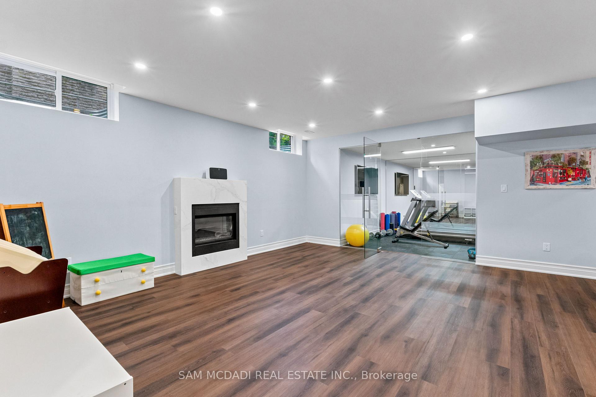 Photo 36 of 955 Caldwell Avenue, Mississauga, Lorne Park — HOMEH