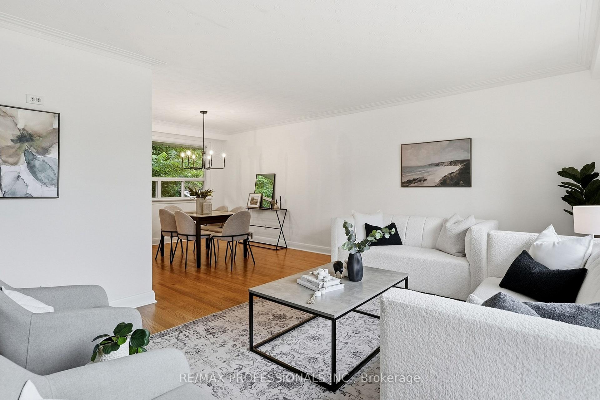 Photo 9 of 45 Fernalroy Boulevard, Etobicoke, Stonegate-Queensway — HOMEH
