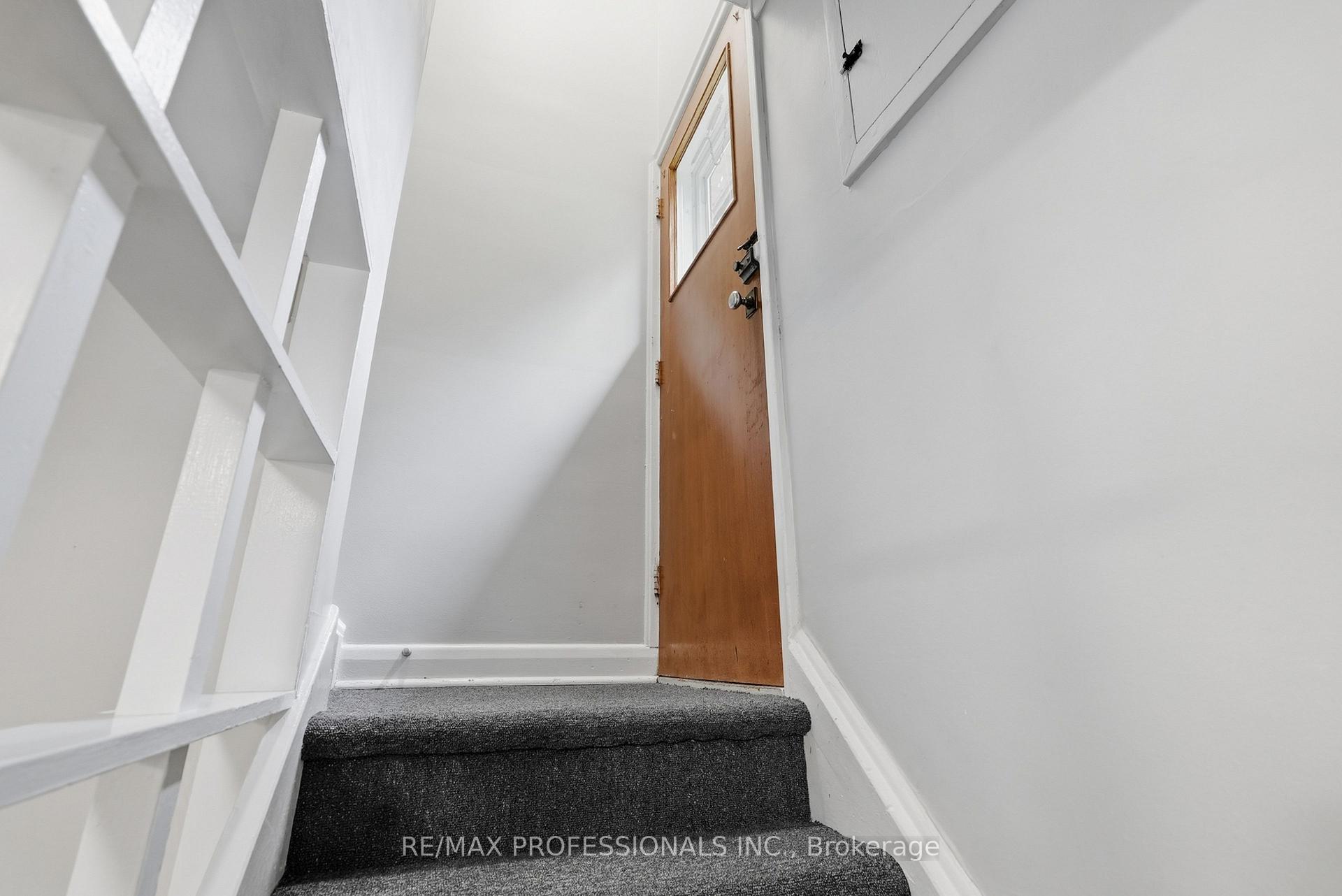 Photo 28 of 45 Fernalroy Boulevard, Etobicoke, Stonegate-Queensway — HOMEH