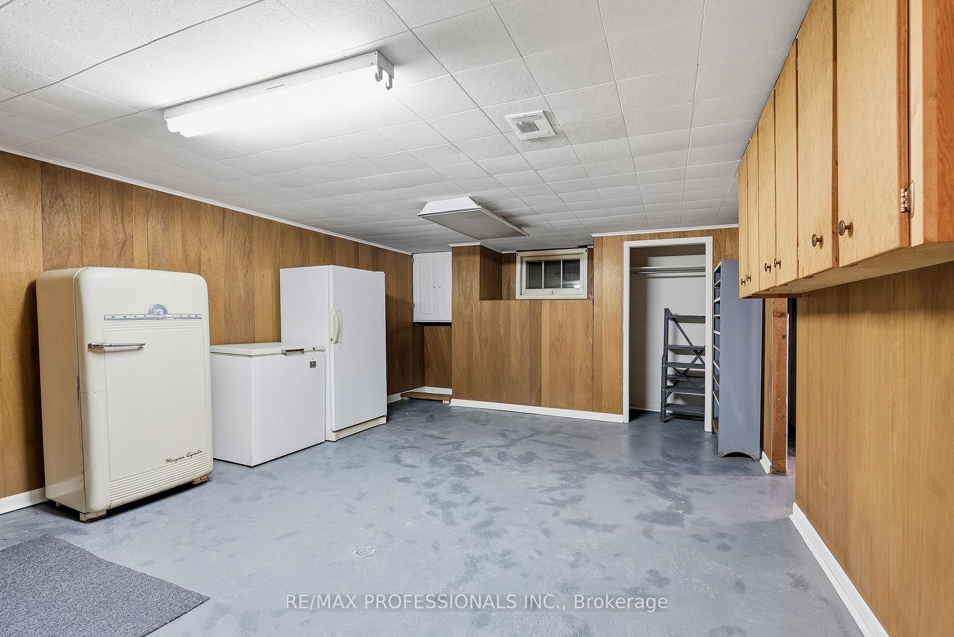 Photo 36 of 45 Fernalroy Boulevard, Etobicoke, Stonegate-Queensway — HOMEH