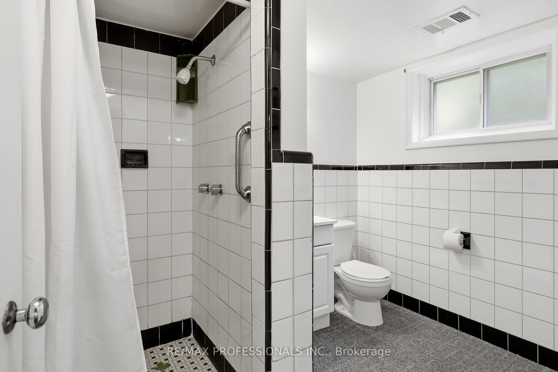 Photo 39 of 45 Fernalroy Boulevard, Etobicoke, Stonegate-Queensway — HOMEH