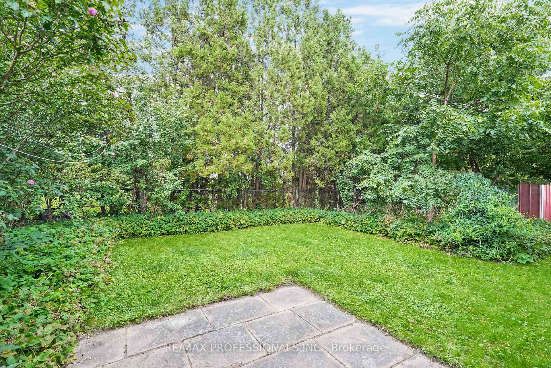 Photo 43 of 45 Fernalroy Boulevard, Etobicoke, Stonegate-Queensway — HOMEH