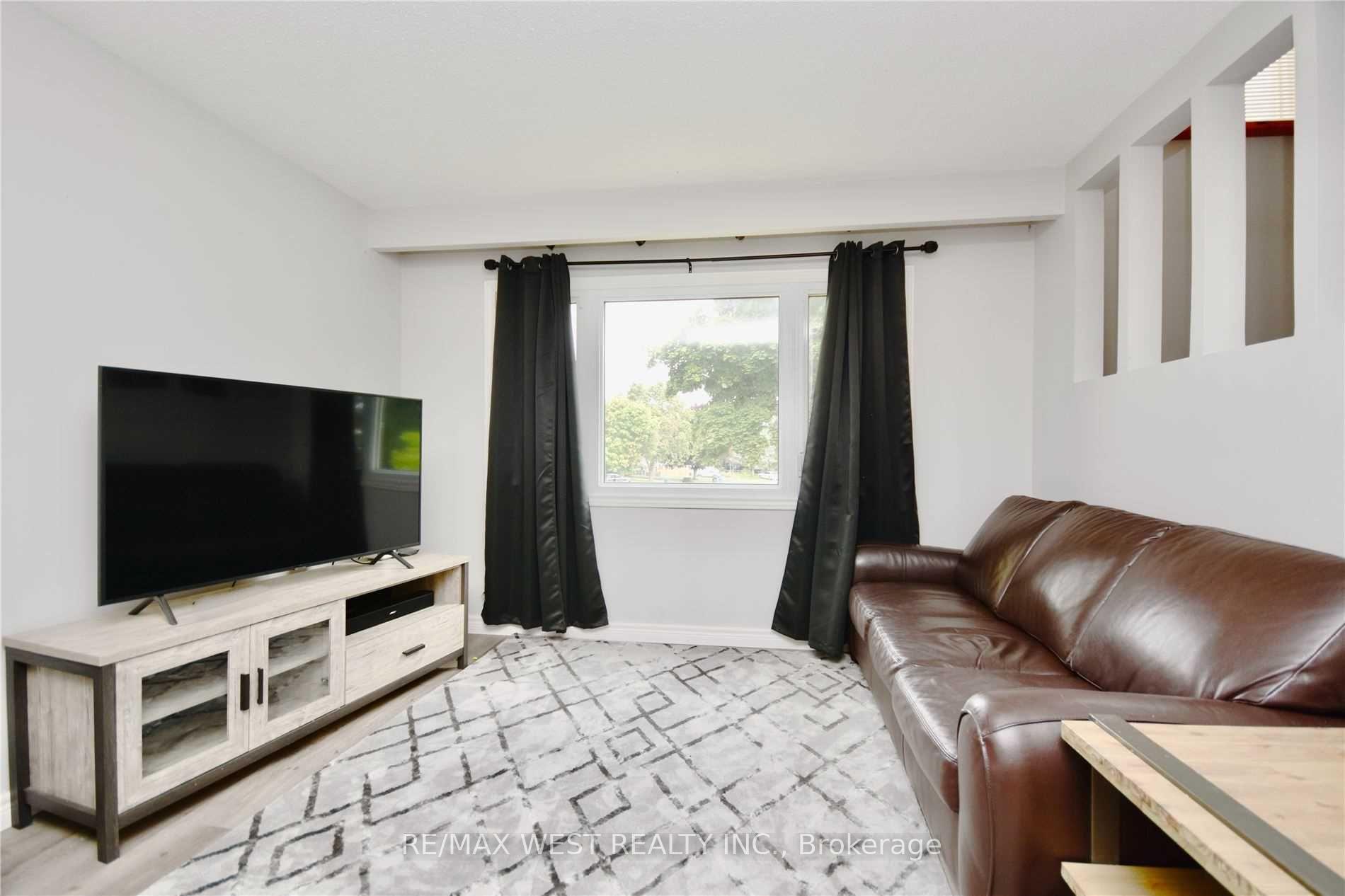Photo 10 of 77 Carlton Road, Barrie, Cundles East — HOMEH