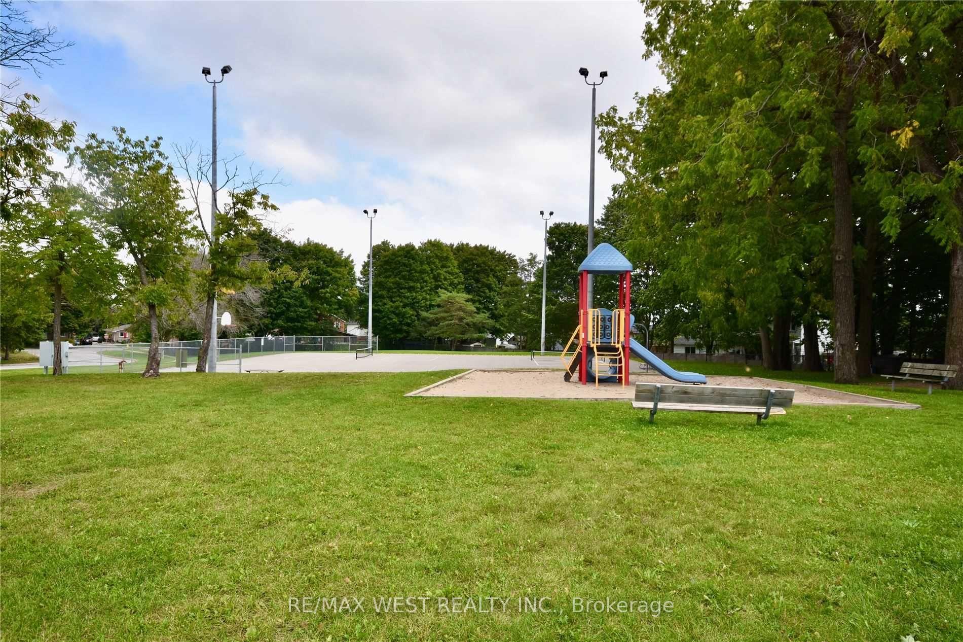 Photo 15 of 77 Carlton Road, Barrie, Cundles East — HOMEH