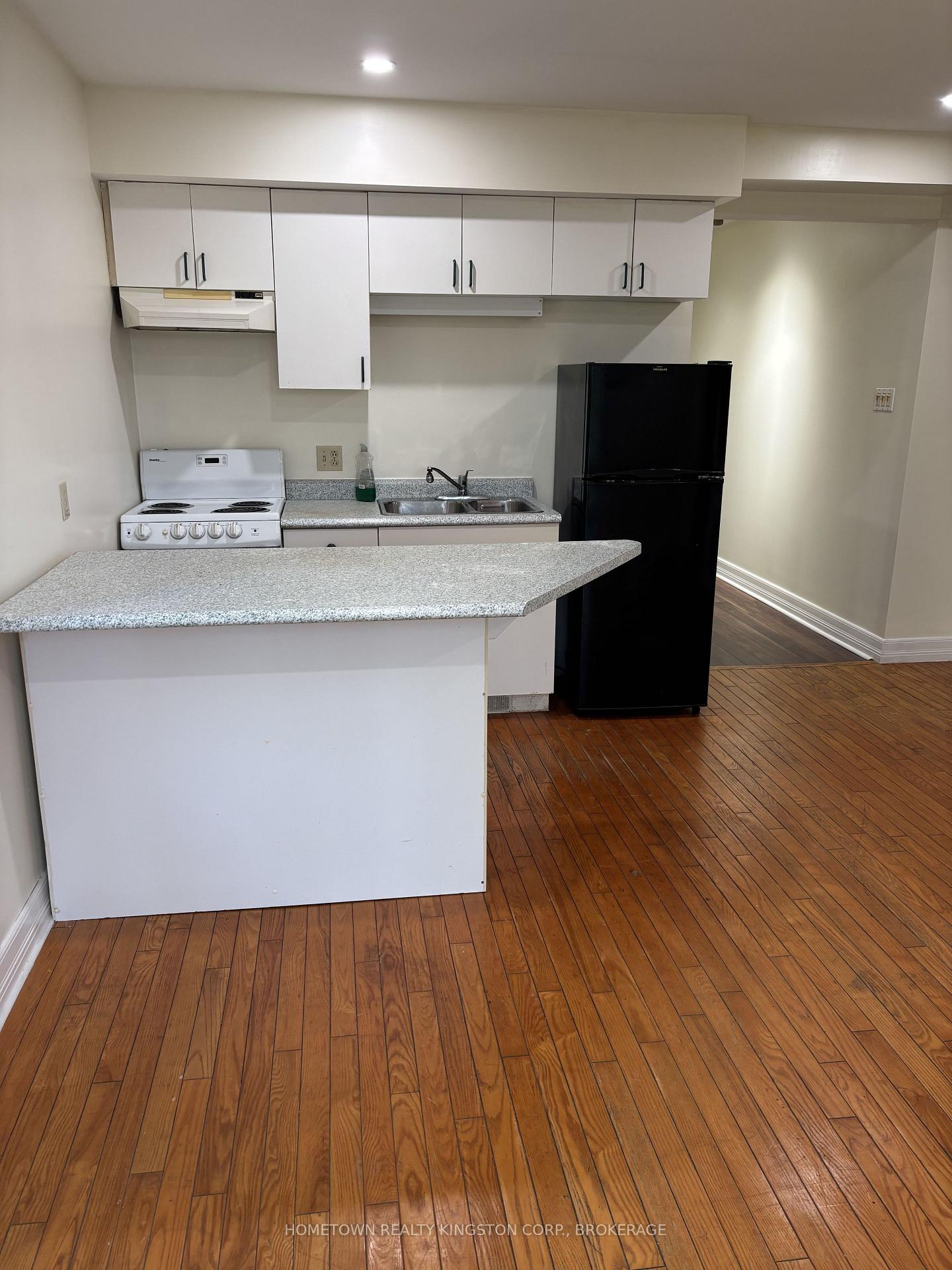 Photo 13 of 970 Killarney Crescent, Kingston, East Gardiners Rd — HOMEH