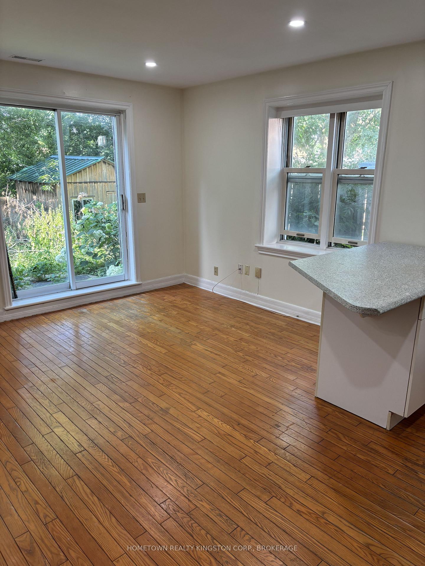 Photo 14 of 970 Killarney Crescent, Kingston, East Gardiners Rd — HOMEH