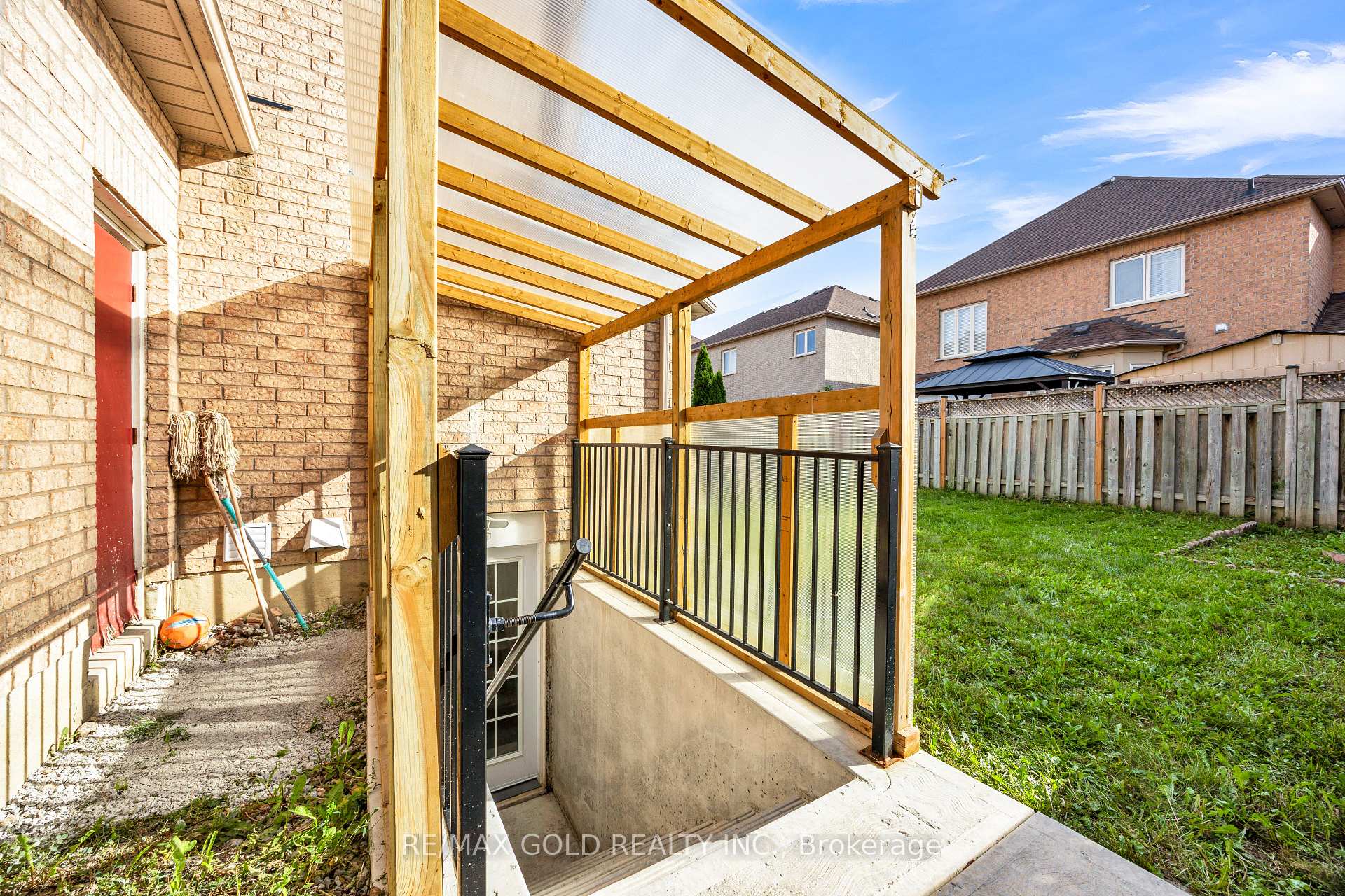 Photo 33 of 3 Marbleseed Crescent, Brampton, Sandringham-Wellington — HOMEH