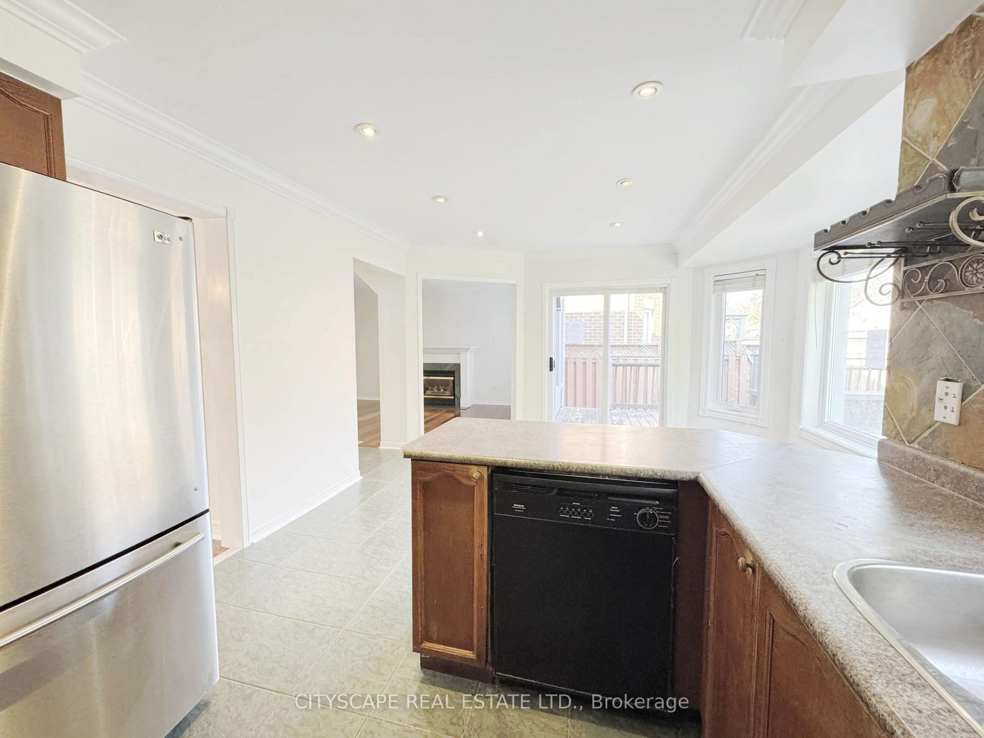 Photo 10 of 5615 Whitehorn Avenue, Mississauga, East Credit — HOMEH