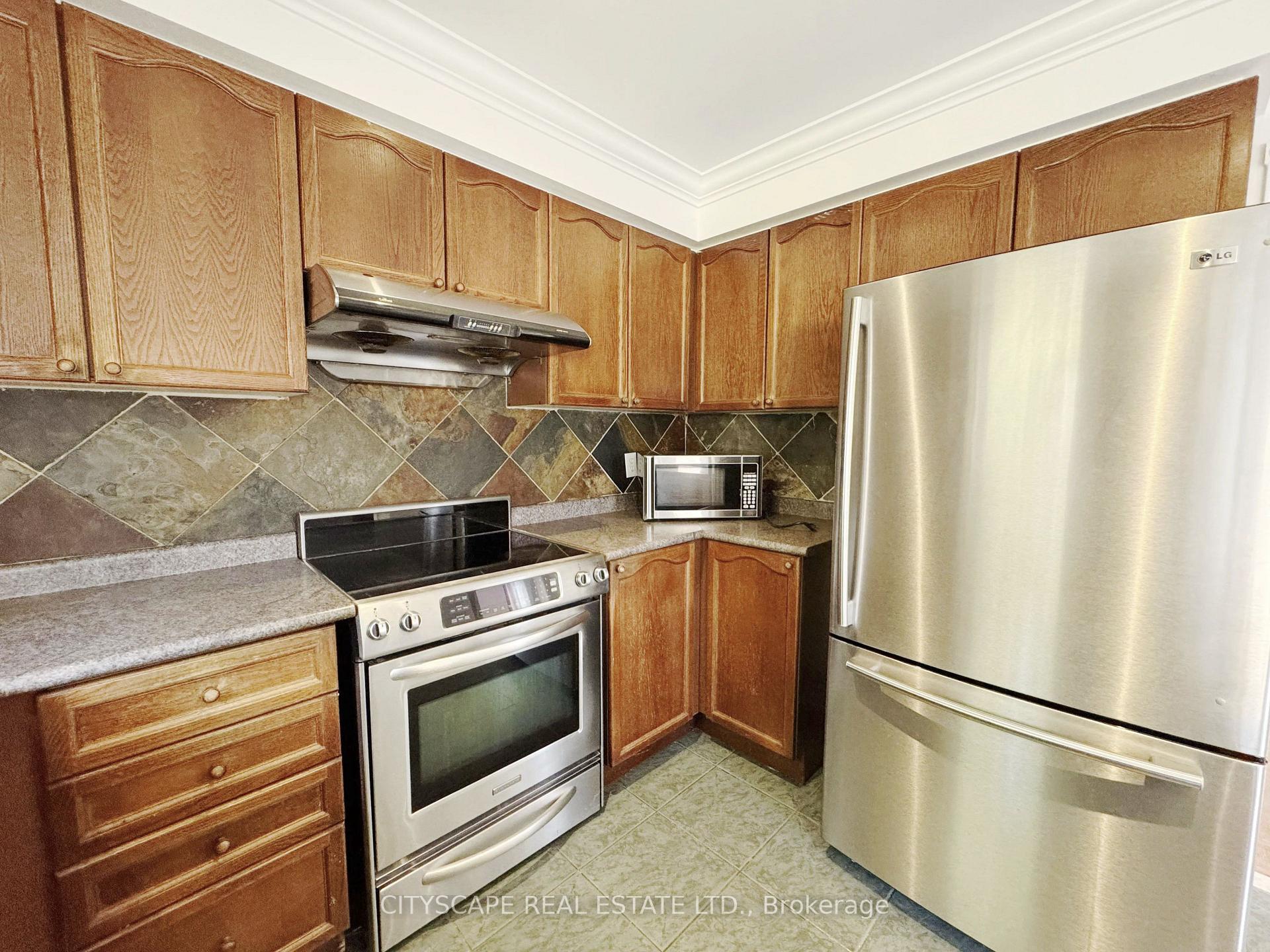 Photo 11 of 5615 Whitehorn Avenue, Mississauga, East Credit — HOMEH