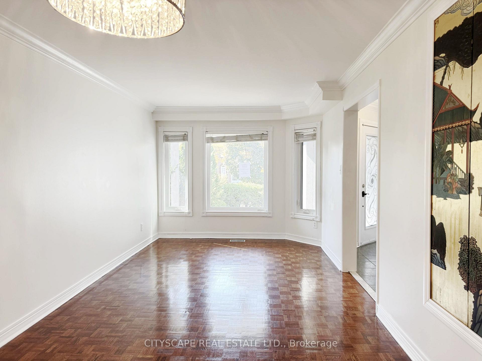 Photo 14 of 5615 Whitehorn Avenue, Mississauga, East Credit — HOMEH