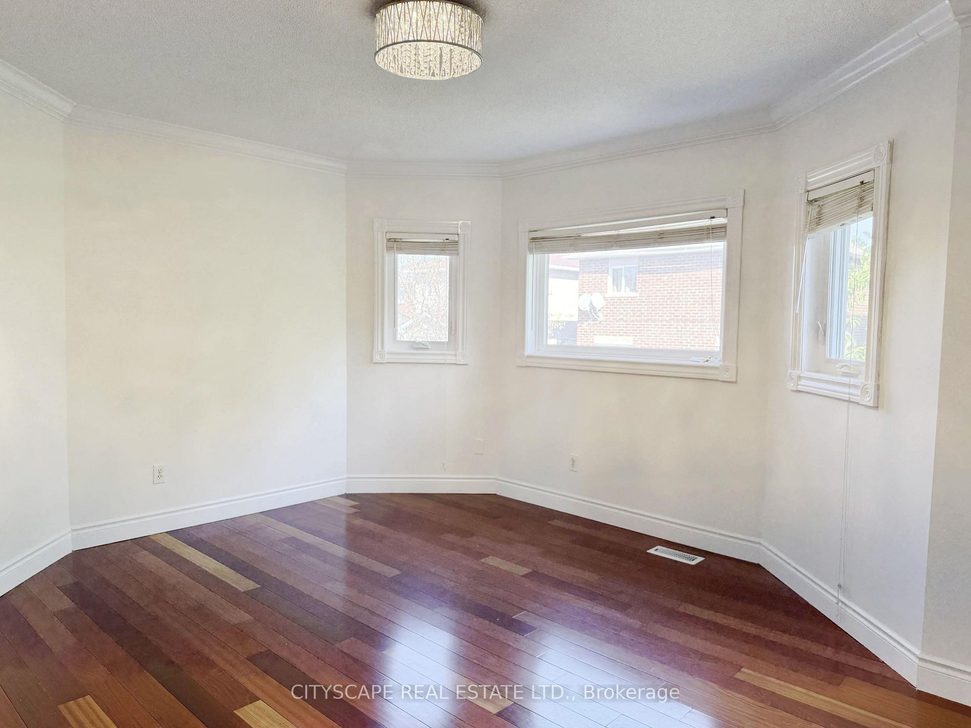 Photo 21 of 5615 Whitehorn Avenue, Mississauga, East Credit — HOMEH