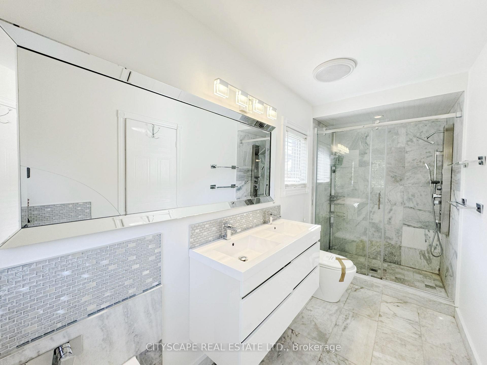 Photo 24 of 5615 Whitehorn Avenue, Mississauga, East Credit — HOMEH