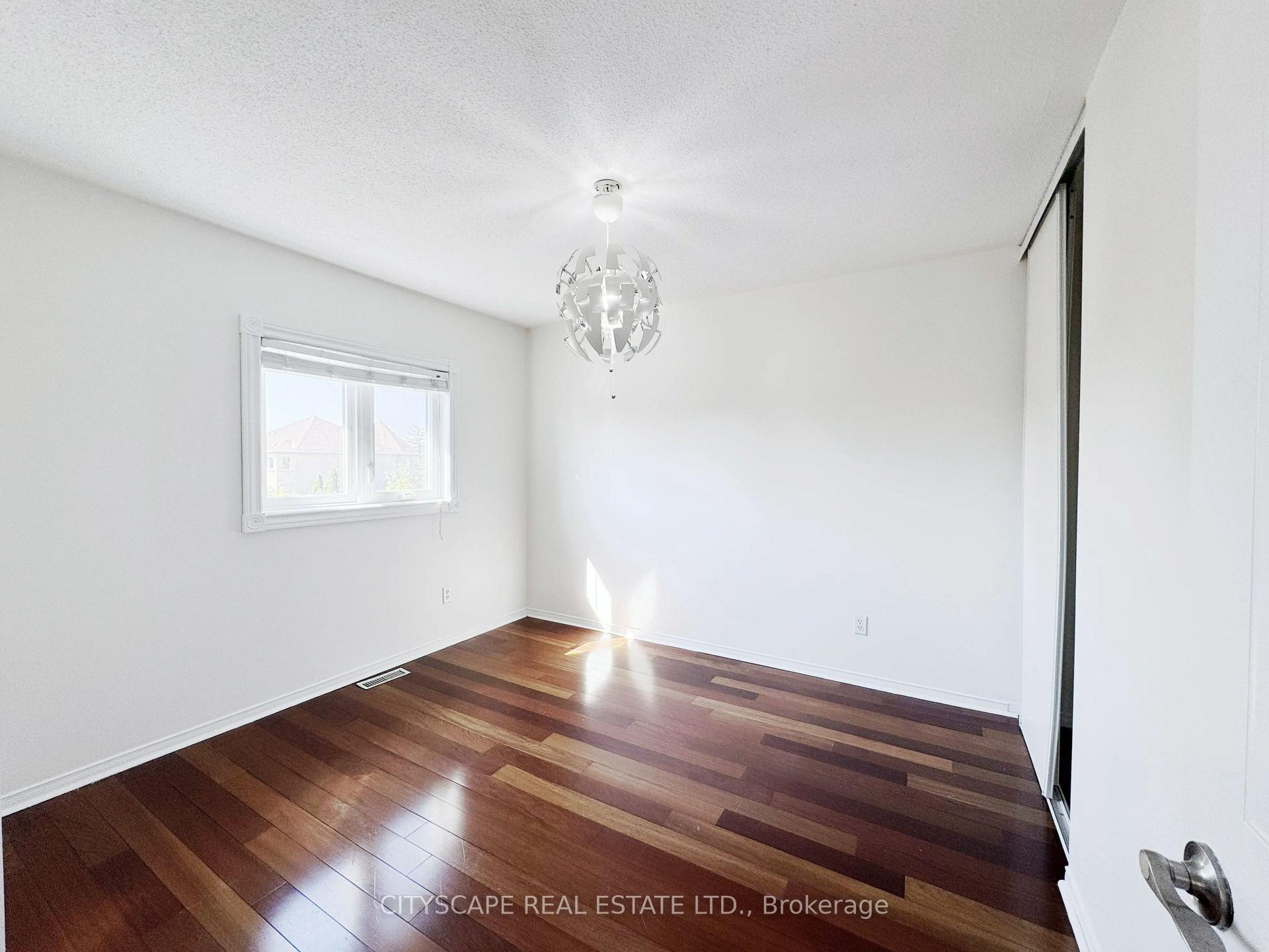 Photo 30 of 5615 Whitehorn Avenue, Mississauga, East Credit — HOMEH