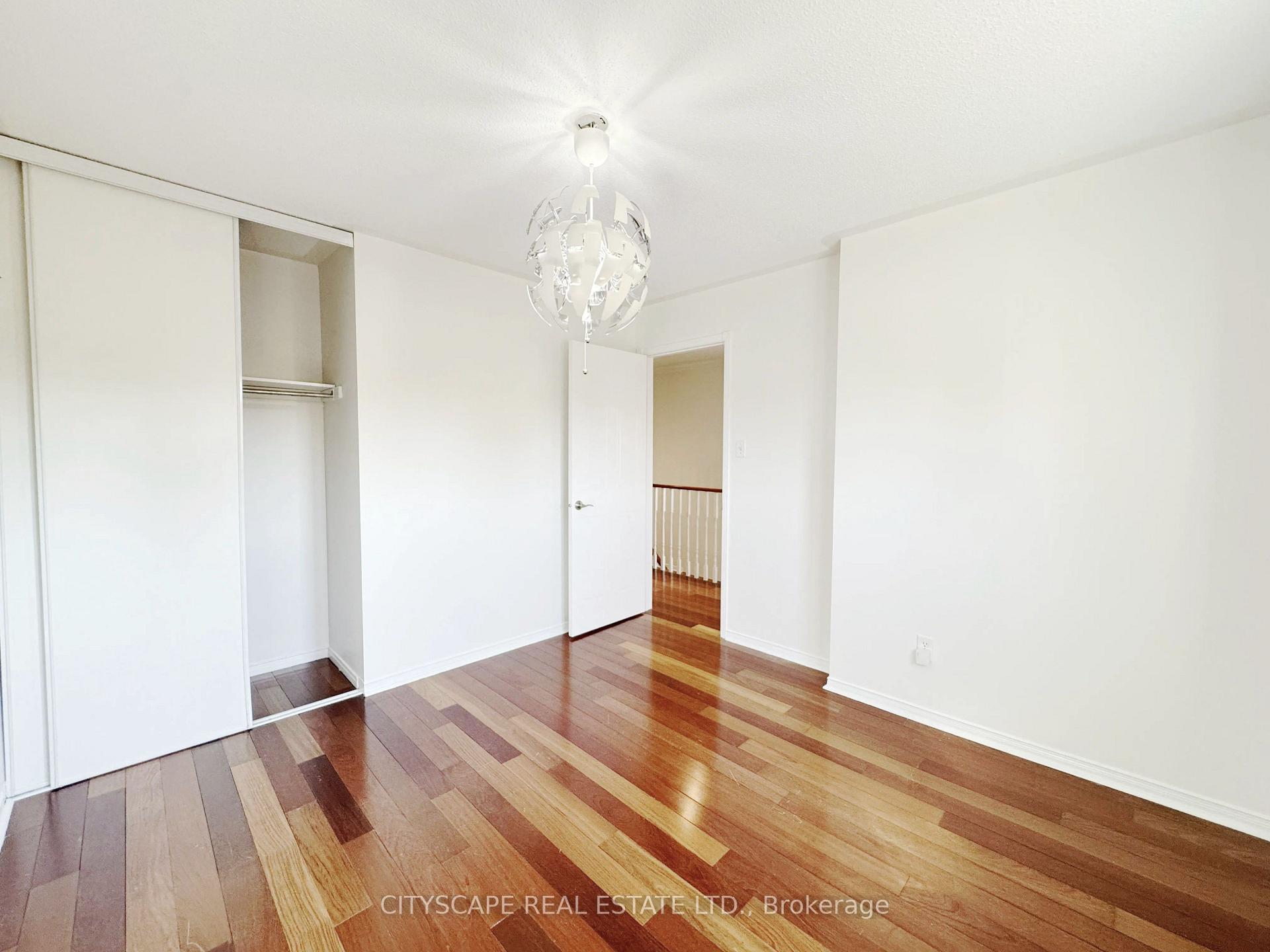 Photo 31 of 5615 Whitehorn Avenue, Mississauga, East Credit — HOMEH