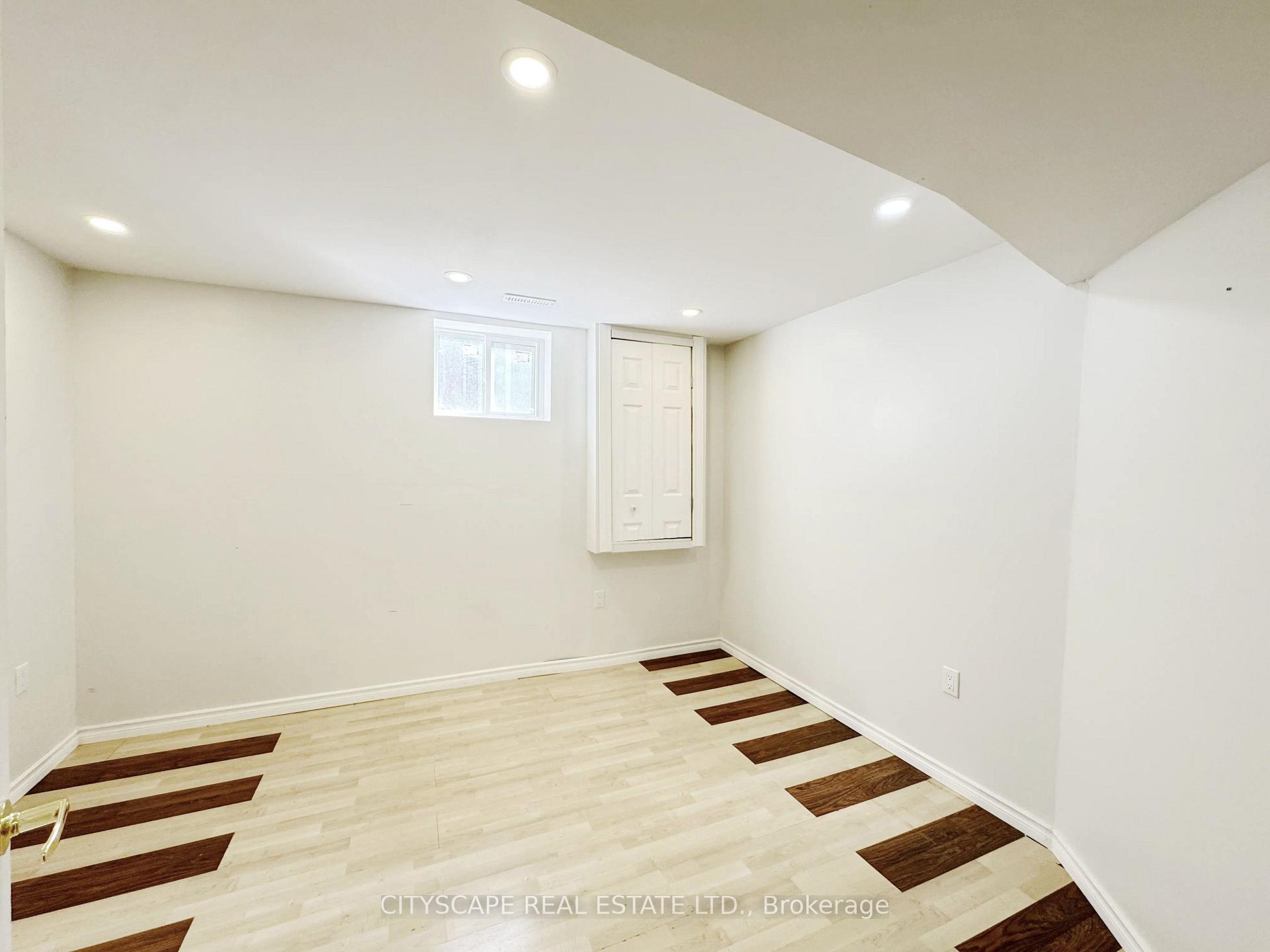 Photo 32 of 5615 Whitehorn Avenue, Mississauga, East Credit — HOMEH