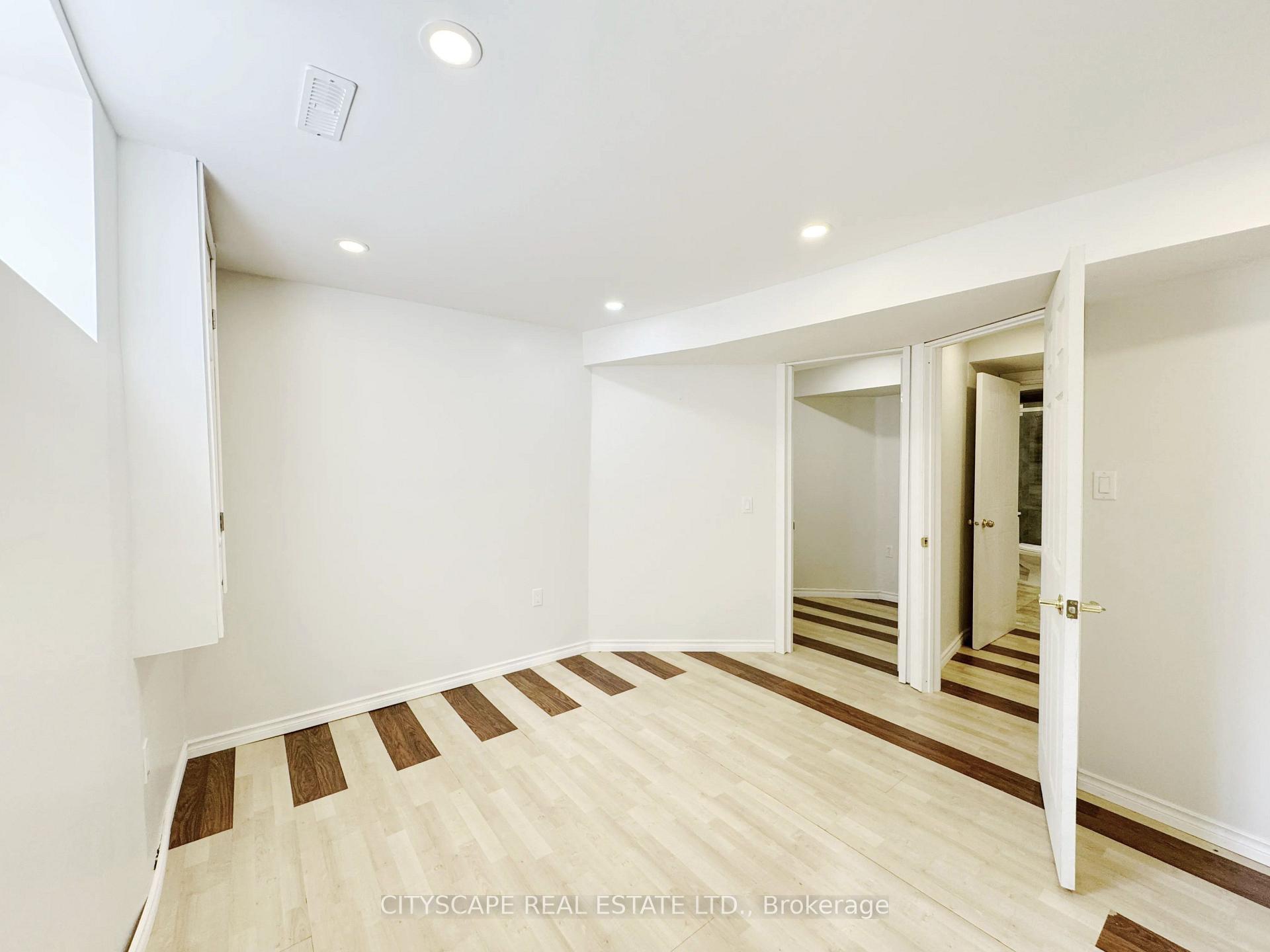 Photo 33 of 5615 Whitehorn Avenue, Mississauga, East Credit — HOMEH