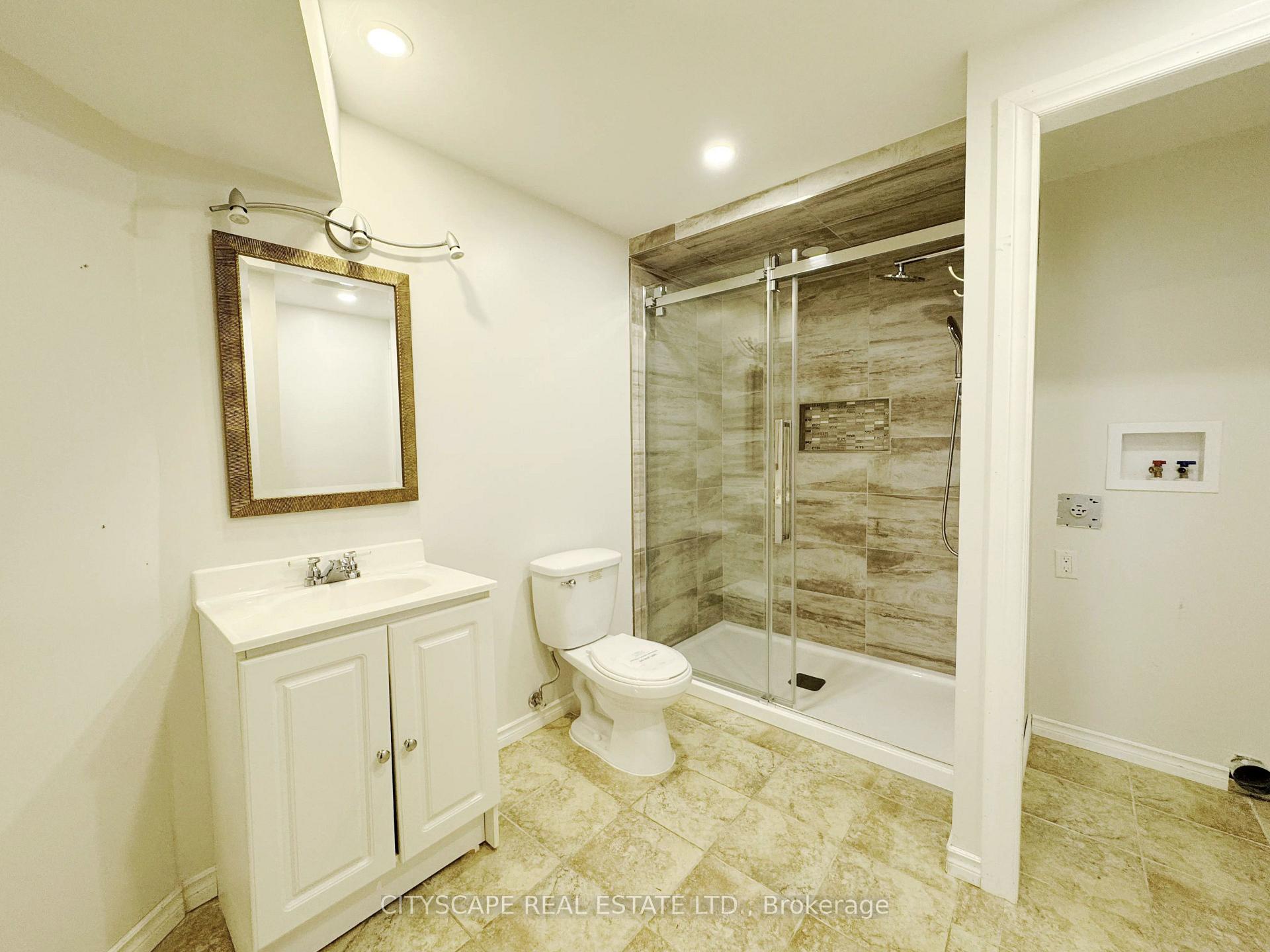 Photo 34 of 5615 Whitehorn Avenue, Mississauga, East Credit — HOMEH