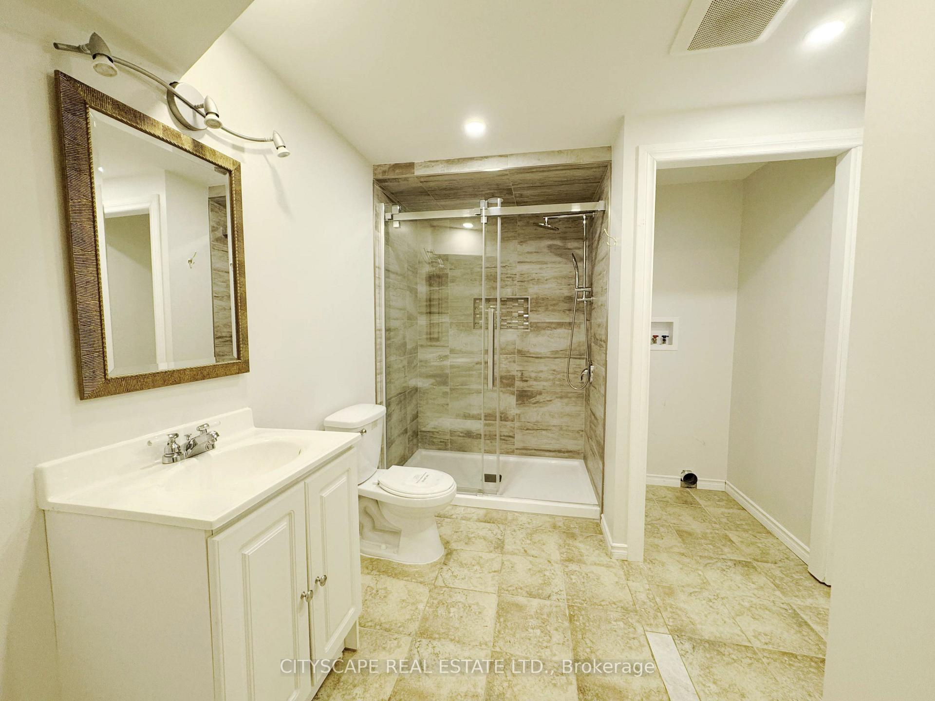 Photo 35 of 5615 Whitehorn Avenue, Mississauga, East Credit — HOMEH