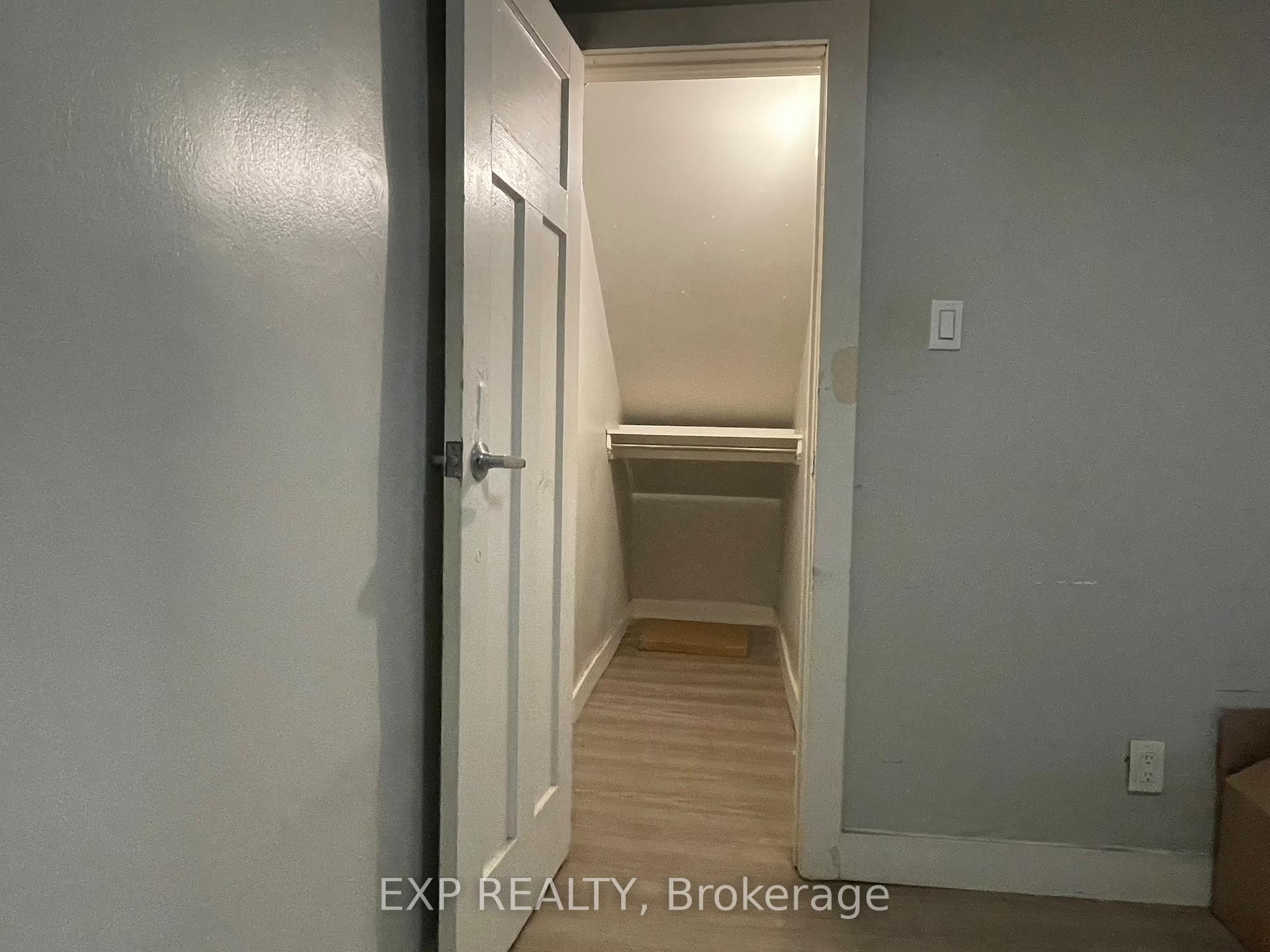 Photo of Unit #9, 70 Victoria Avenue S