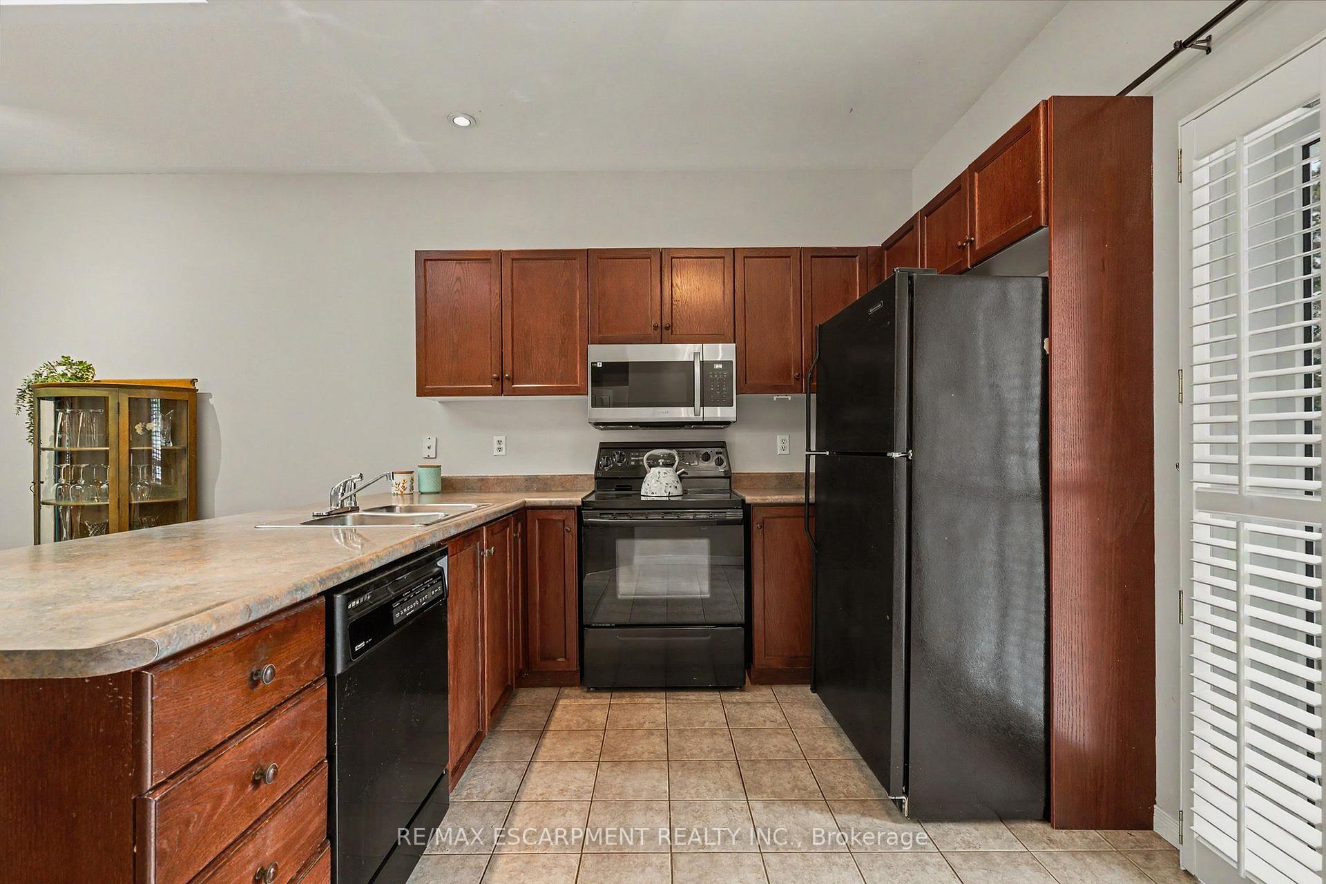 Photo 13 of Unit 49, 20 Kitty Murray Lane, Hamilton, Meadowlands — HOMEH