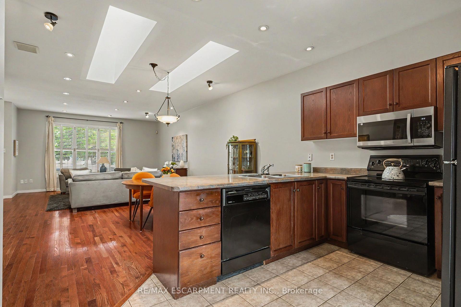 Photo 14 of Unit 49, 20 Kitty Murray Lane, Hamilton, Meadowlands — HOMEH