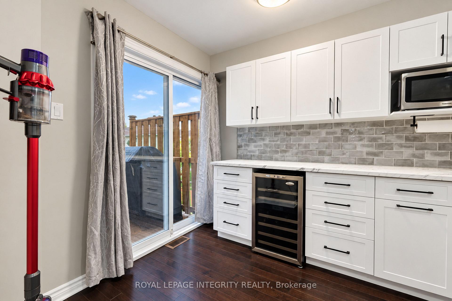 Photo 10 of 177 Saddlesmith Circle, Ottawa, Kanata - Emerald Meadows/Trailwest — HOMEH