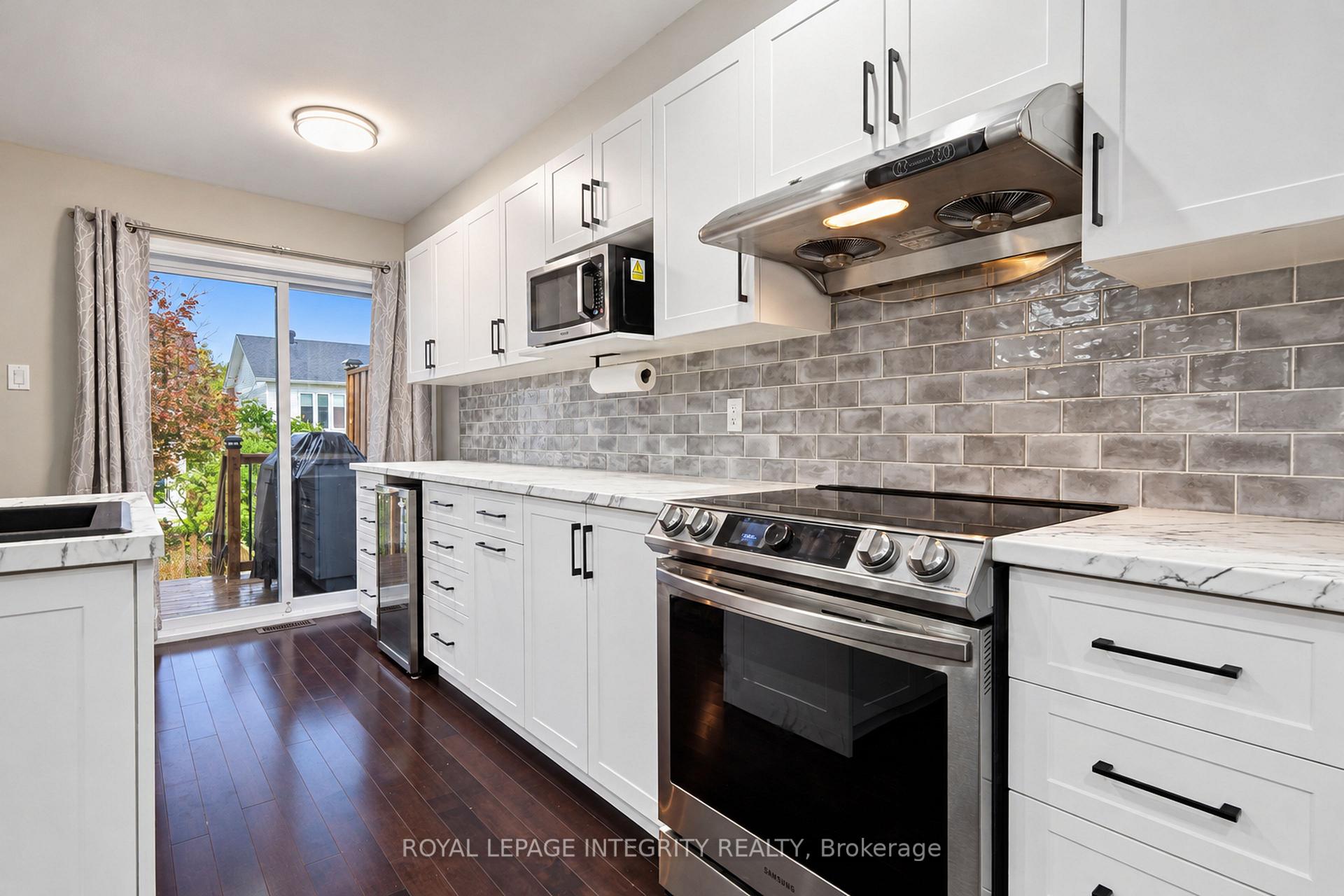 Photo 11 of 177 Saddlesmith Circle, Ottawa, Kanata - Emerald Meadows/Trailwest — HOMEH