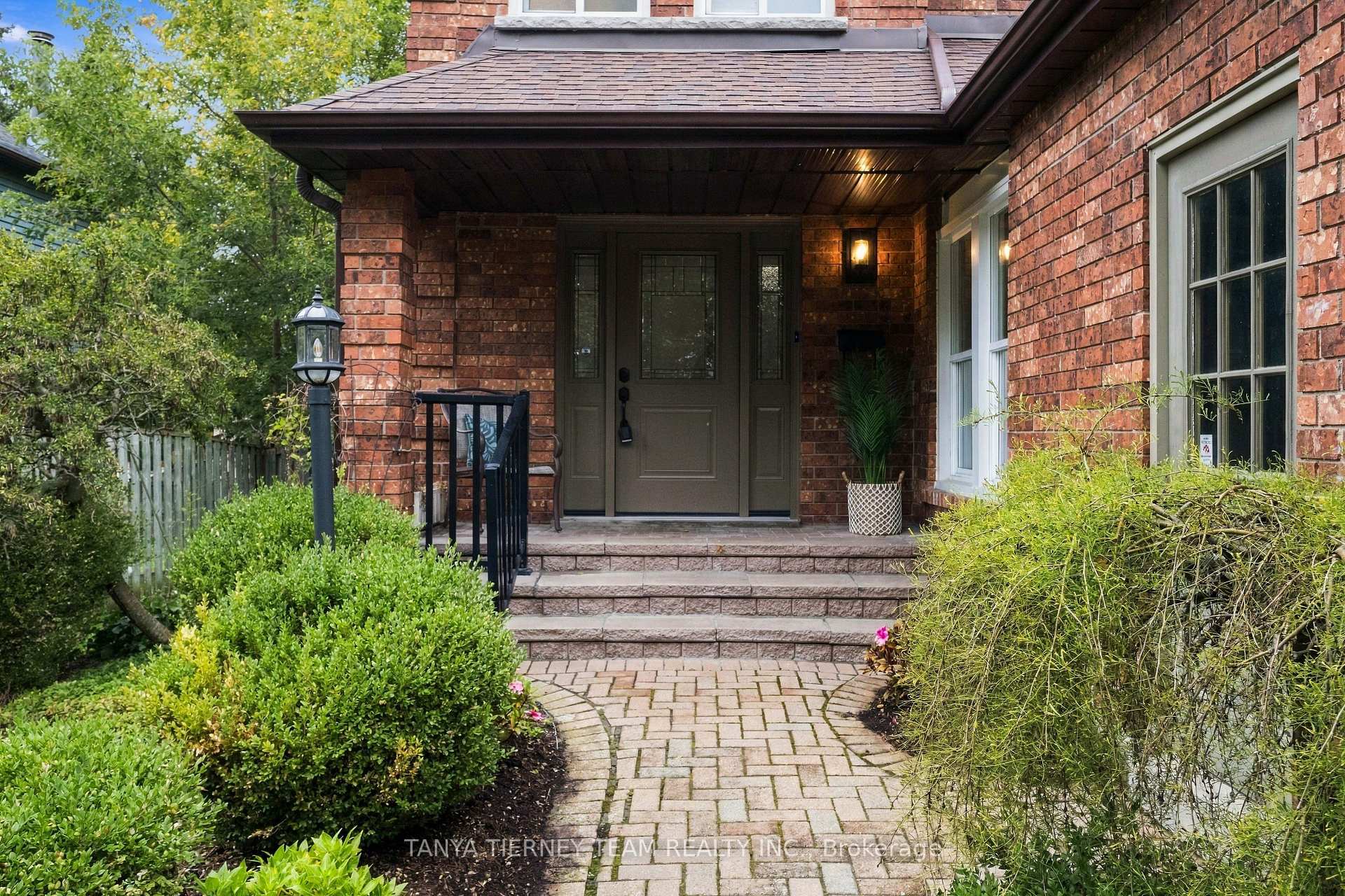 Photo 5 of 25 Coulton Court, Whitby, Blue Grass Meadows — HOMEH