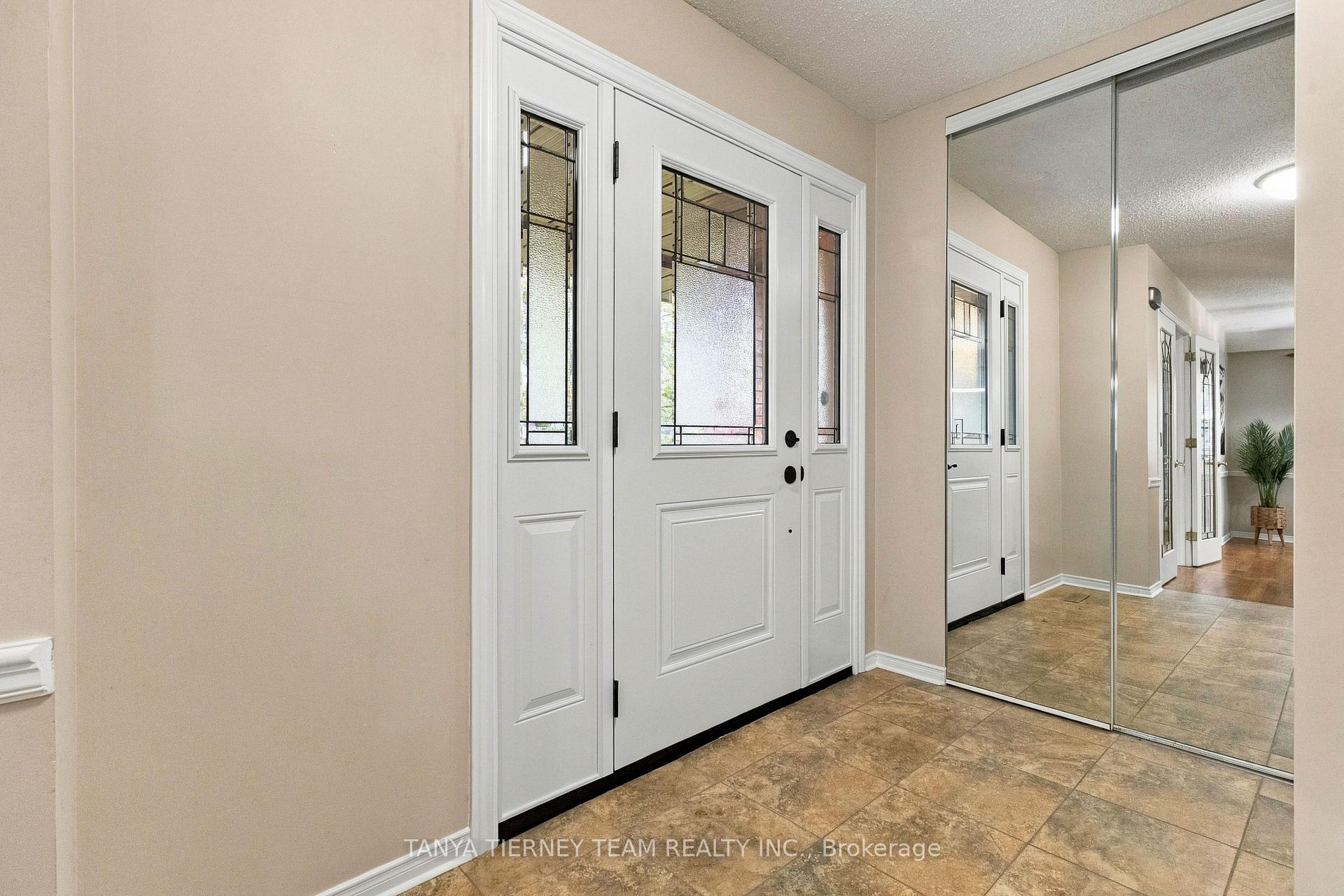 Photo 6 of 25 Coulton Court, Whitby, Blue Grass Meadows — HOMEH