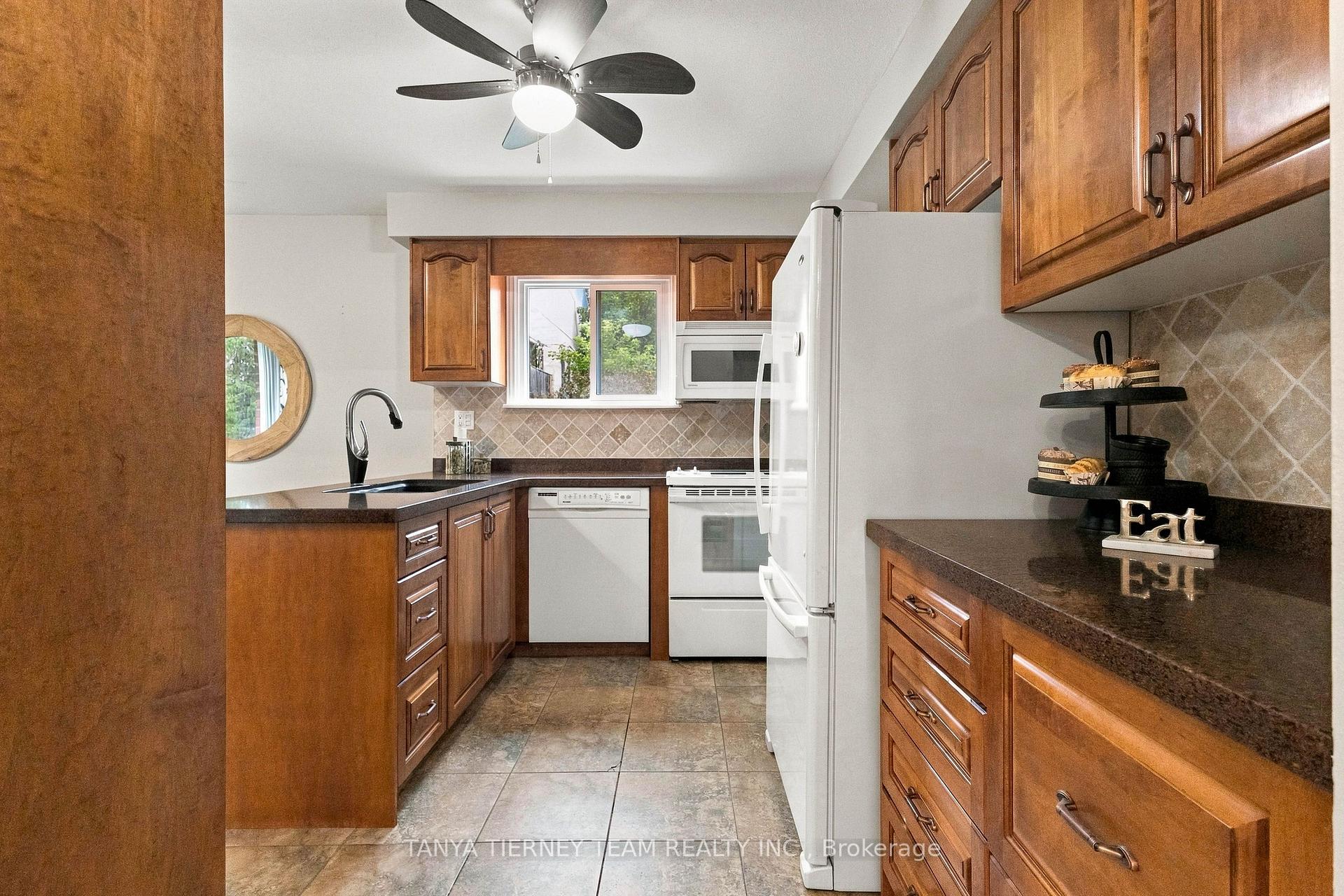 Photo 15 of 25 Coulton Court, Whitby, Blue Grass Meadows — HOMEH