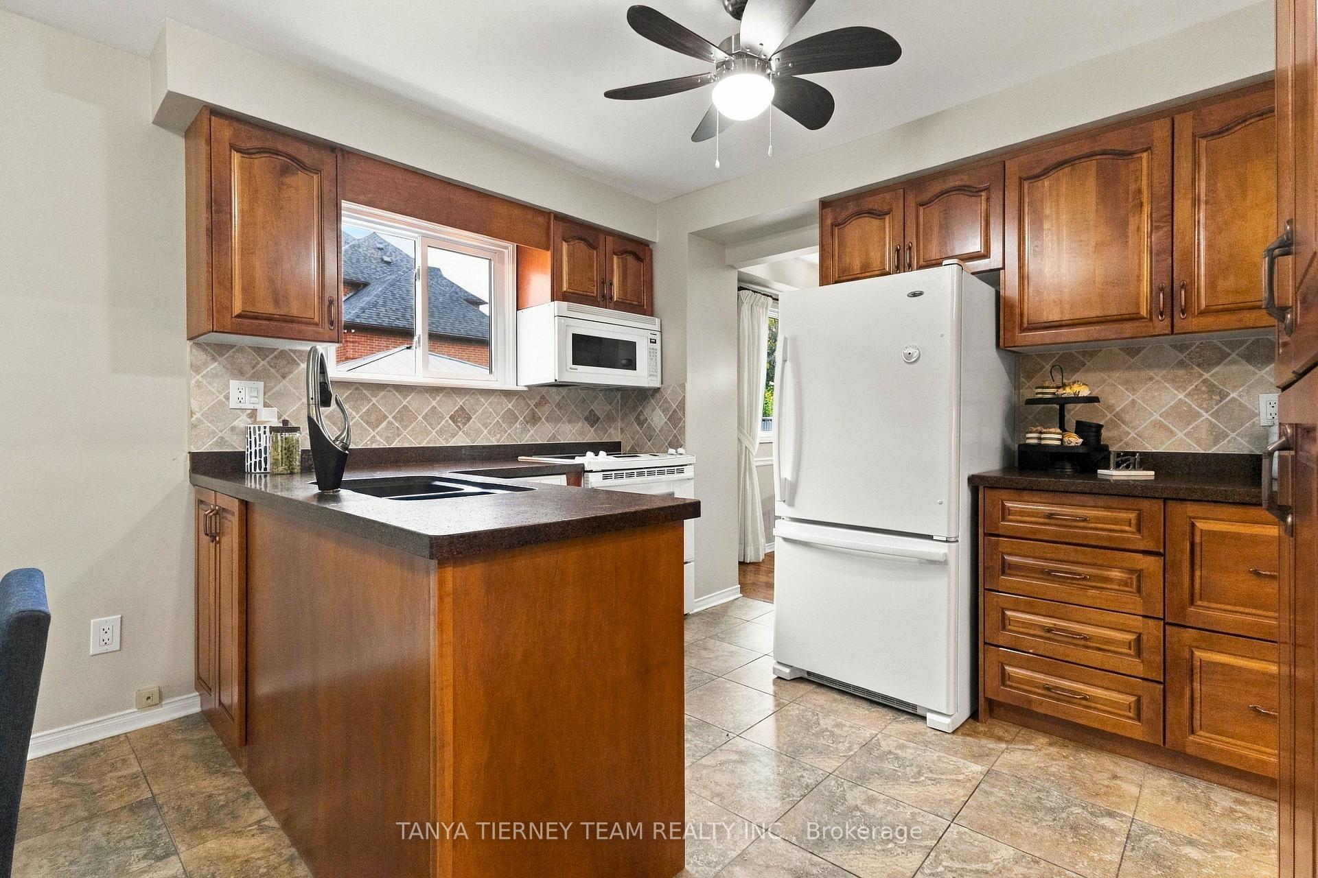 Photo 18 of 25 Coulton Court, Whitby, Blue Grass Meadows — HOMEH
