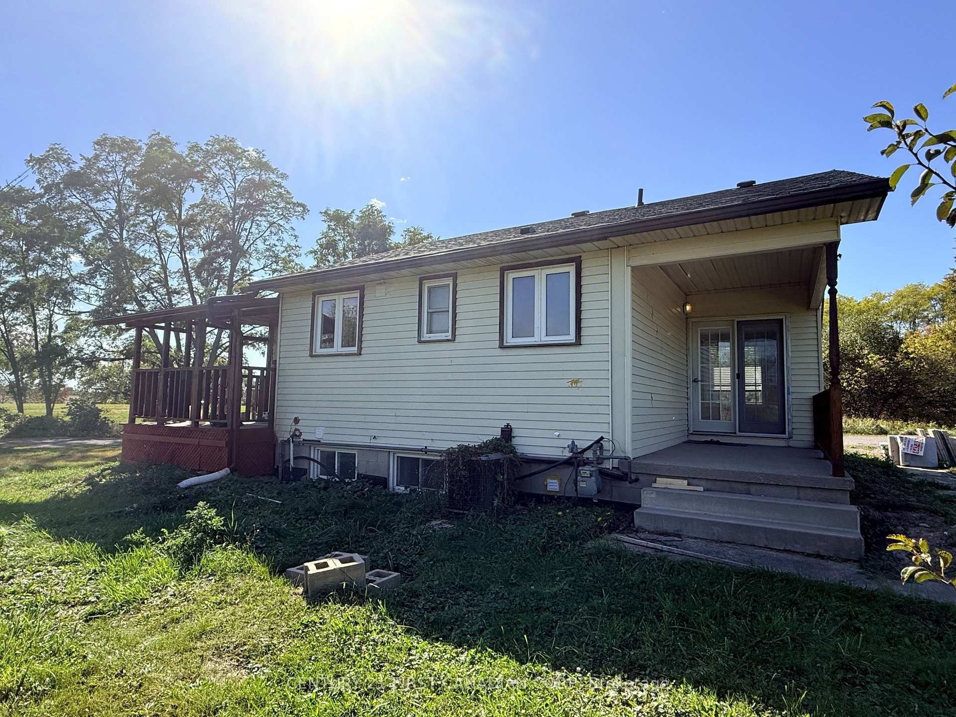 Photo 5 of 1577 Colborne Street E, Brant, Brantford Twp — HOMEH