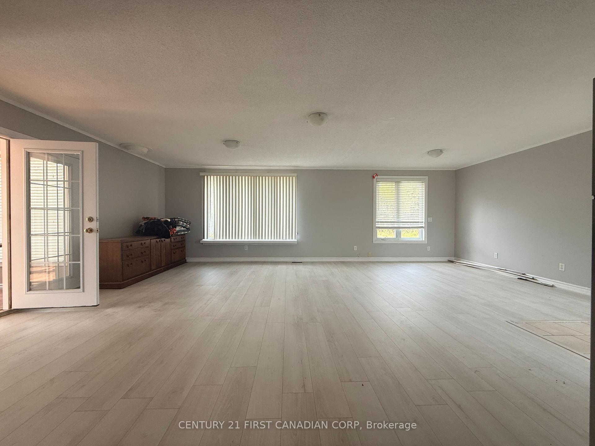 Photo 6 of 1577 Colborne Street E, Brant, Brantford Twp — HOMEH