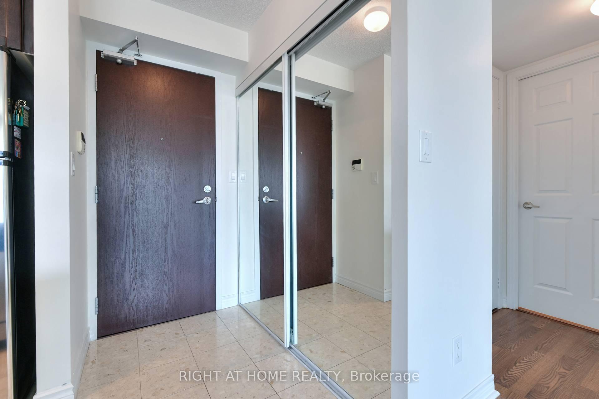 Photo 3 of Unit 2005, 208 Enfield Place, Mississauga, City Centre — HOMEH