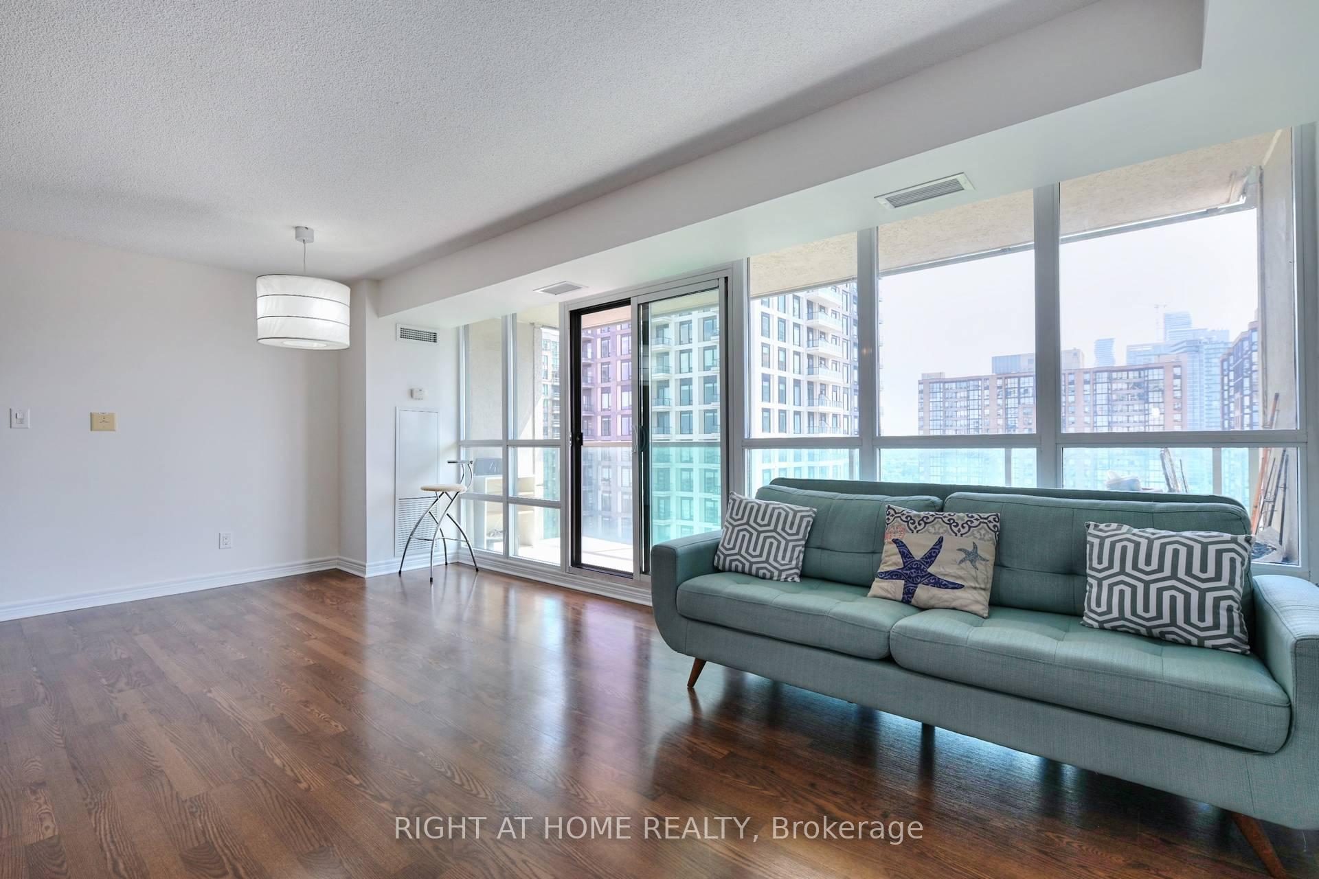 Photo 6 of Unit 2005, 208 Enfield Place, Mississauga, City Centre — HOMEH