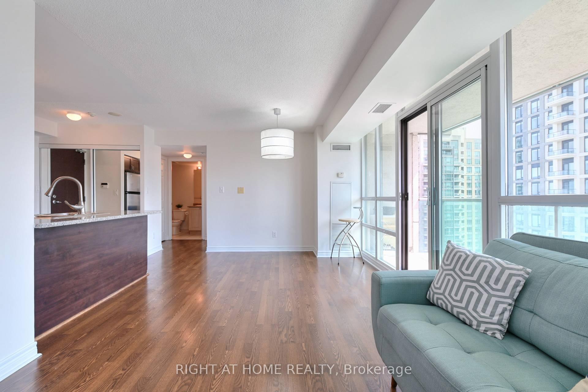 Photo 7 of Unit 2005, 208 Enfield Place, Mississauga, City Centre — HOMEH