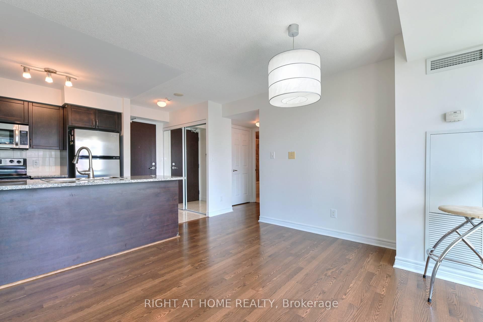 Photo 8 of Unit 2005, 208 Enfield Place, Mississauga, City Centre — HOMEH