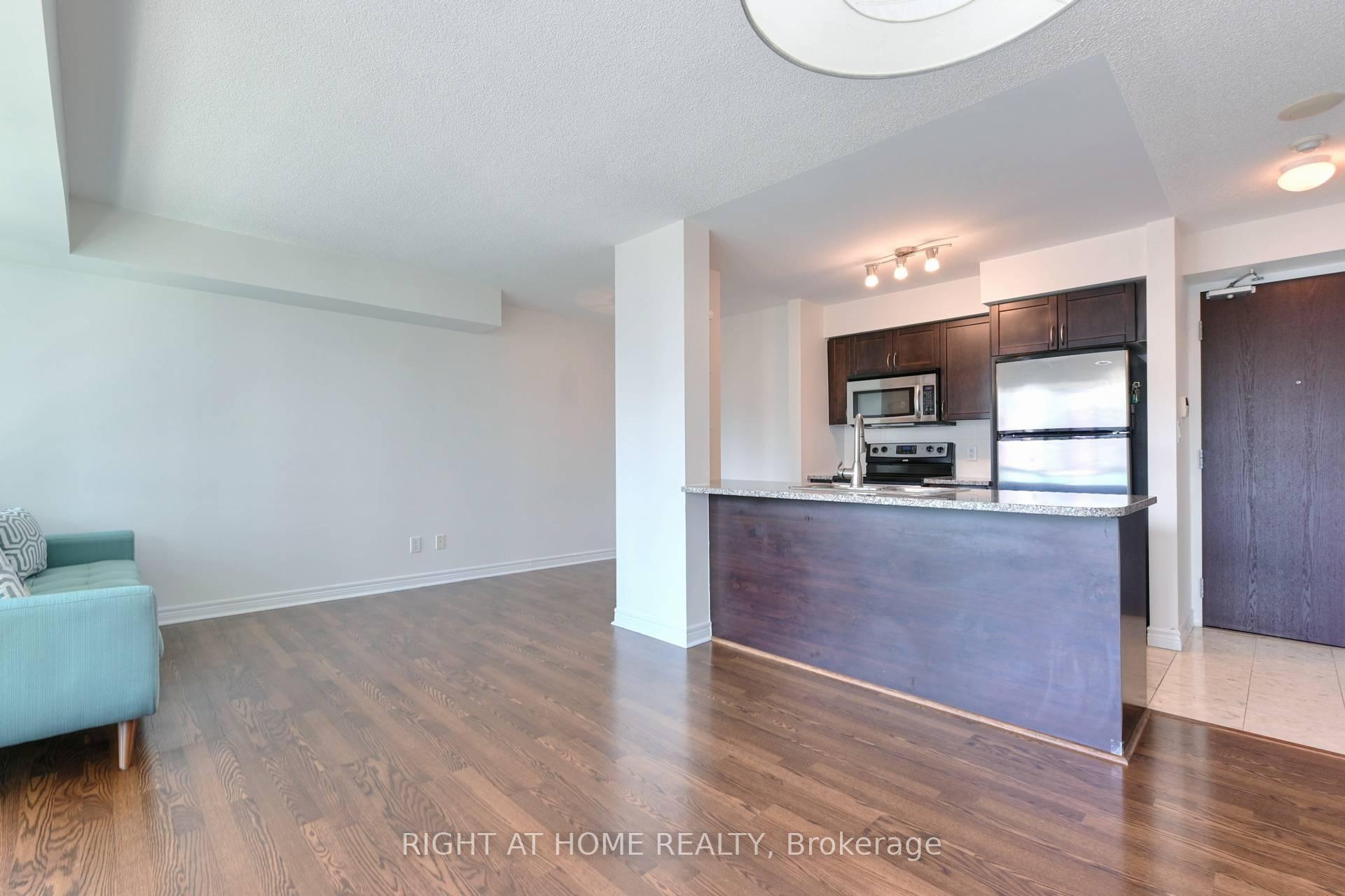 Photo 9 of Unit 2005, 208 Enfield Place, Mississauga, City Centre — HOMEH
