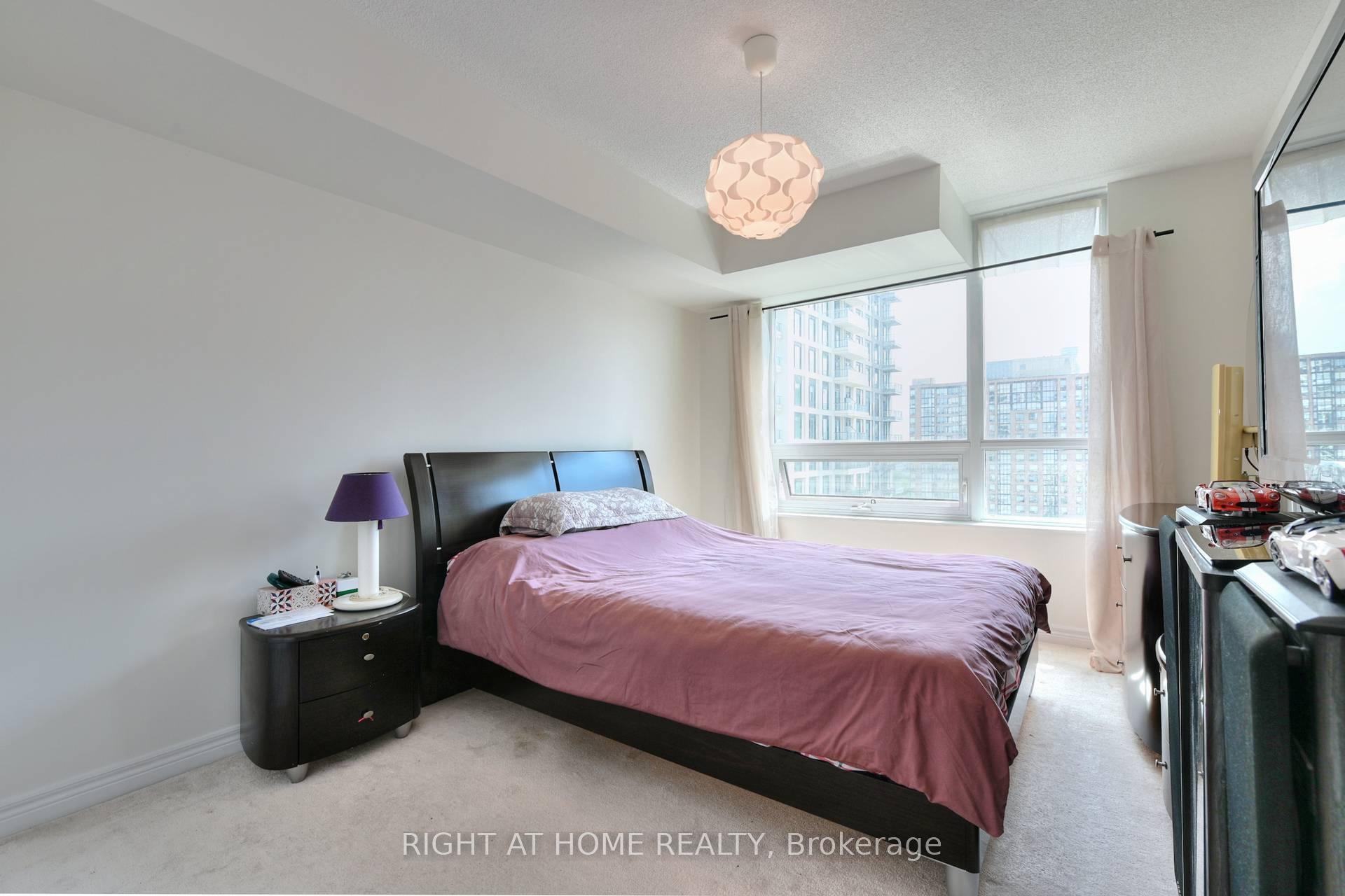 Photo 11 of Unit 2005, 208 Enfield Place, Mississauga, City Centre — HOMEH