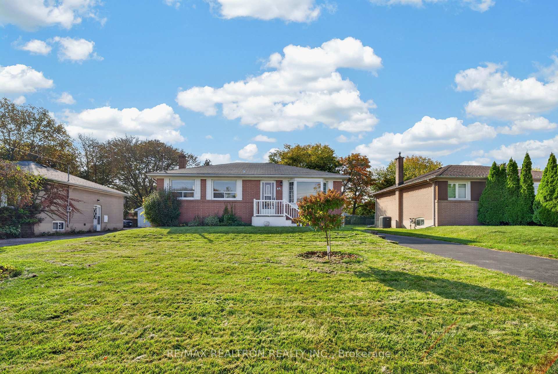 Photo 1 of 32 Linton Avenue, Ajax, Central West — HOMEH