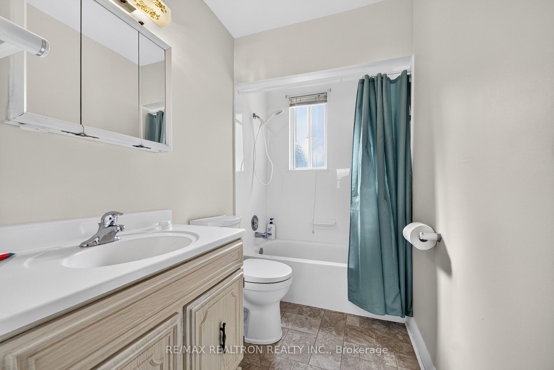 Photo 10 of 32 Linton Avenue, Ajax, Central West — HOMEH