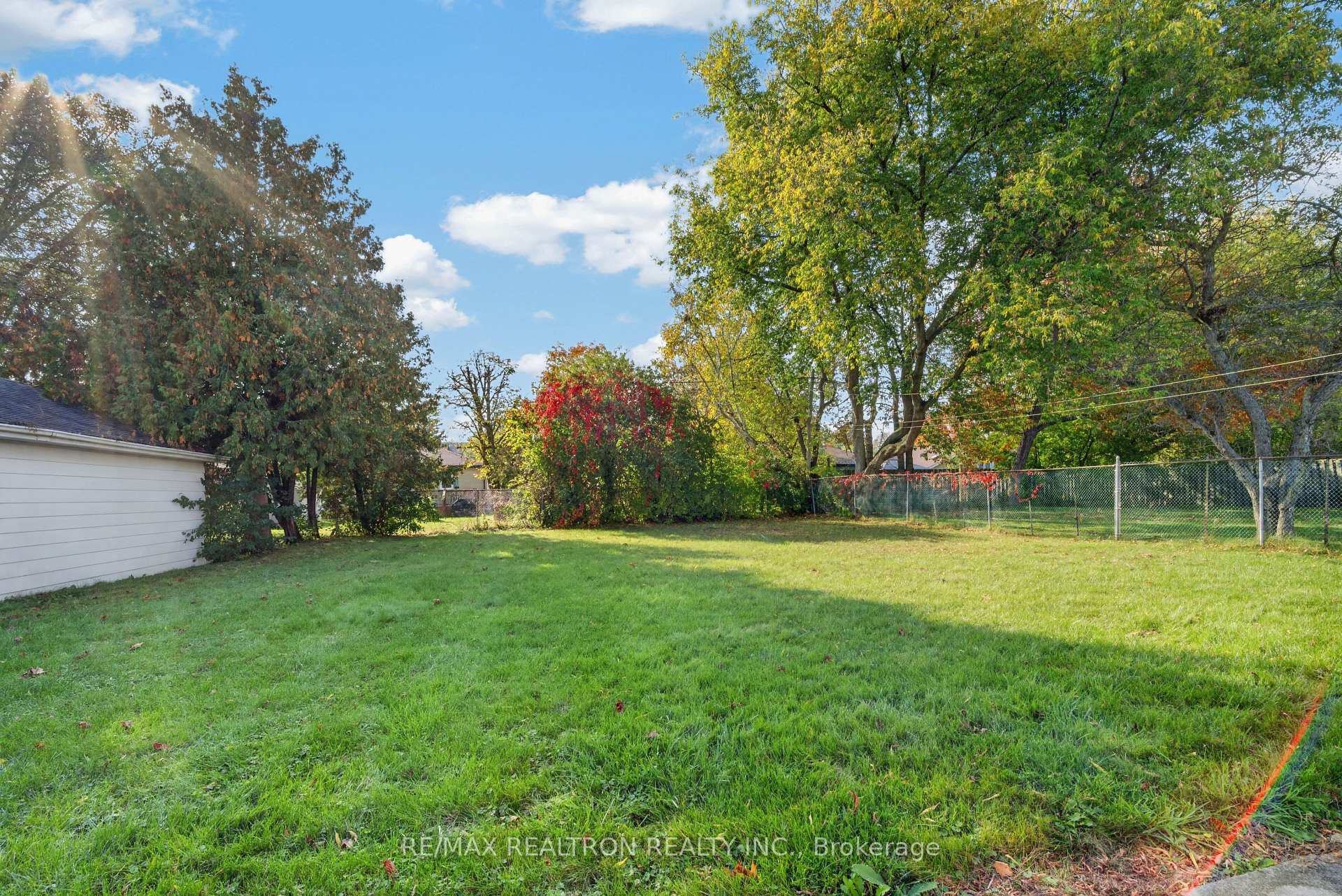 Photo 16 of 32 Linton Avenue, Ajax, Central West — HOMEH