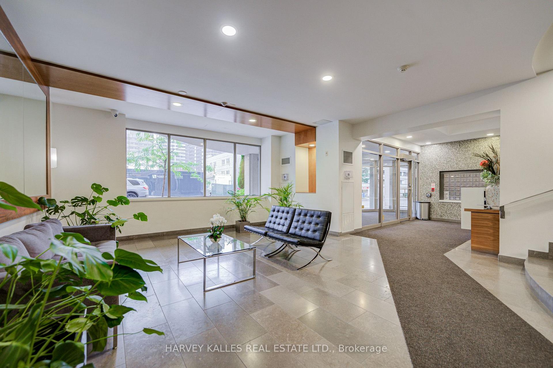 Photo 3 of Unit 910, 5 Rosehill Avenue, Toronto, Rosedale-Moore Park — HOMEH