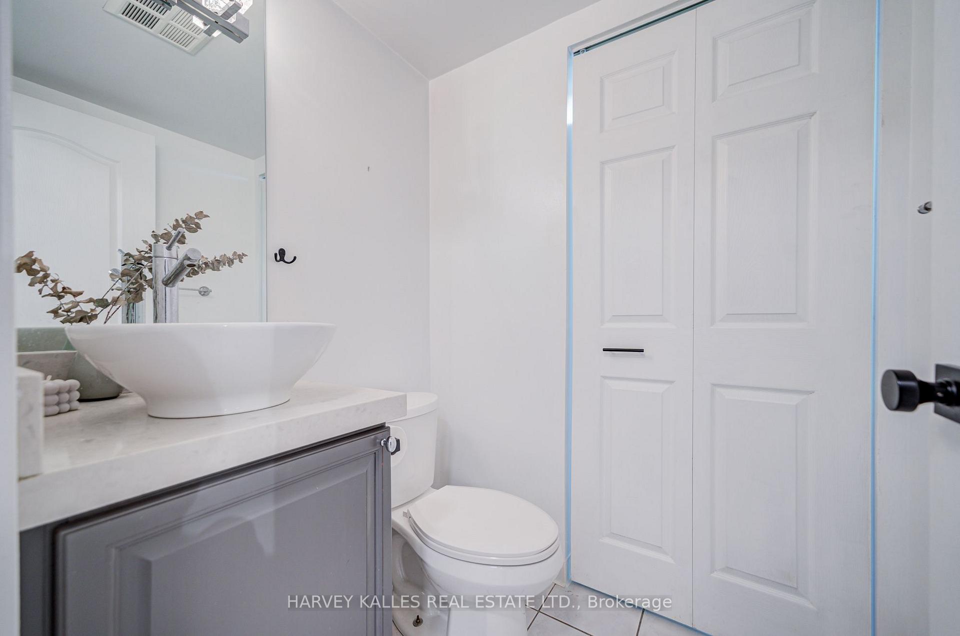 Photo 17 of Unit 910, 5 Rosehill Avenue, Toronto, Rosedale-Moore Park — HOMEH