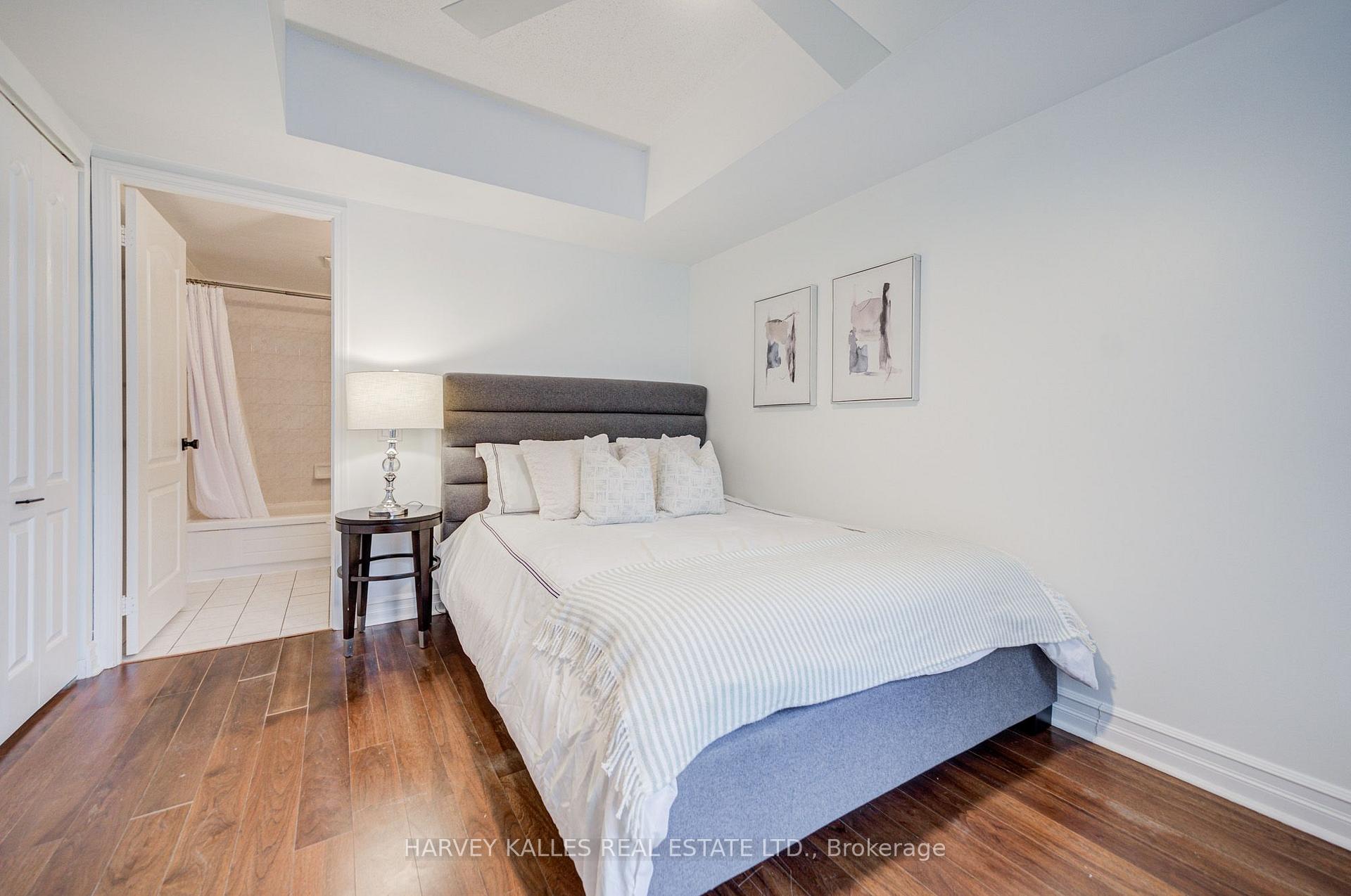 Photo 19 of Unit 910, 5 Rosehill Avenue, Toronto, Rosedale-Moore Park — HOMEH