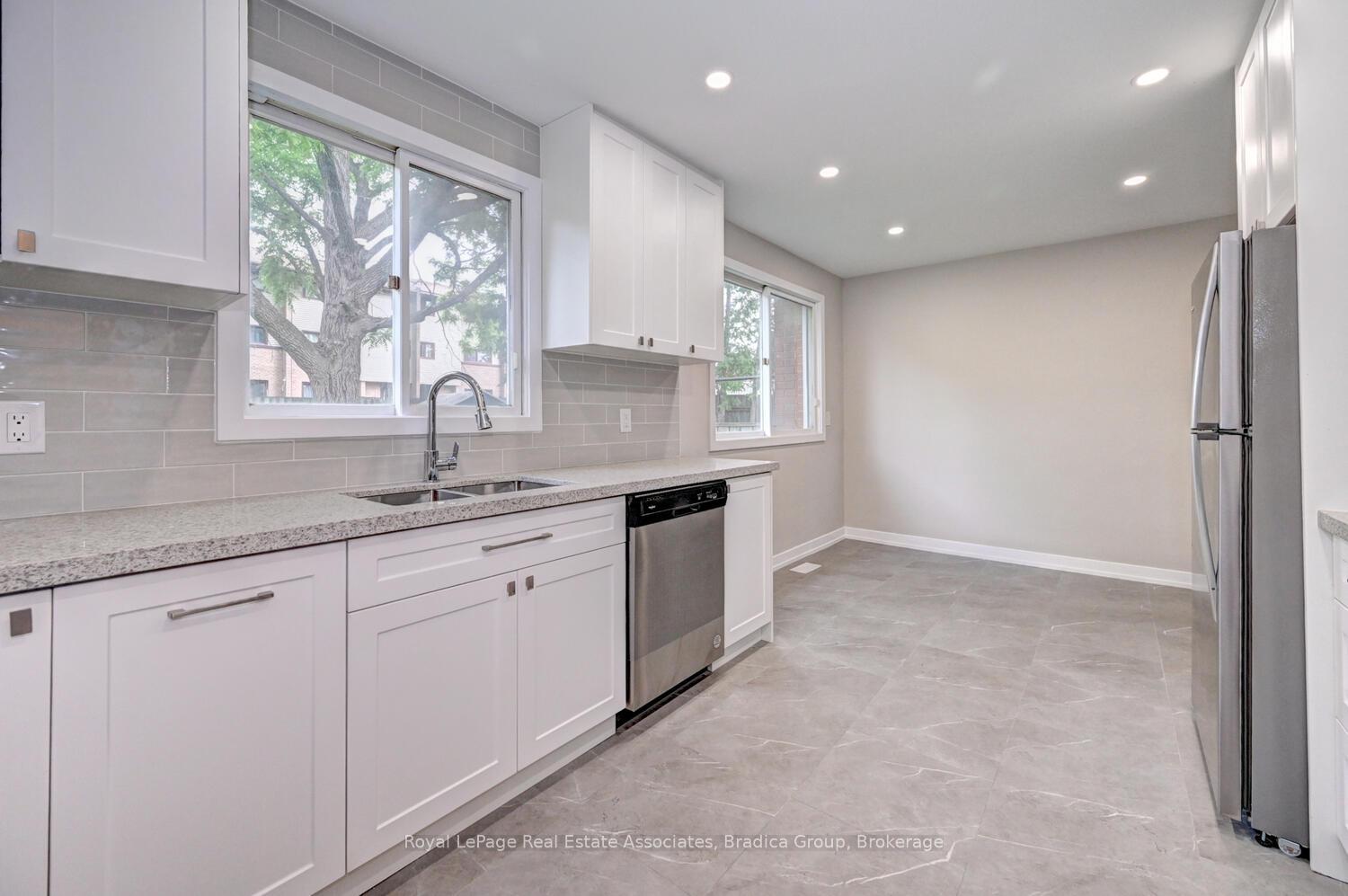 Photo 7 of 110 Conway Drive, Kitchener, Stanley Park — HOMEH