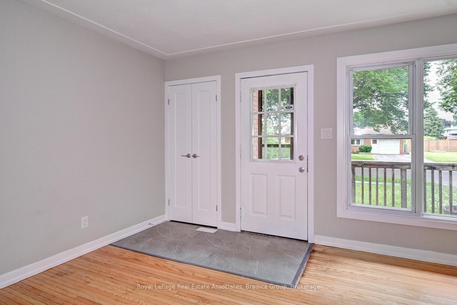 Photo 11 of 110 Conway Drive, Kitchener, Stanley Park — HOMEH